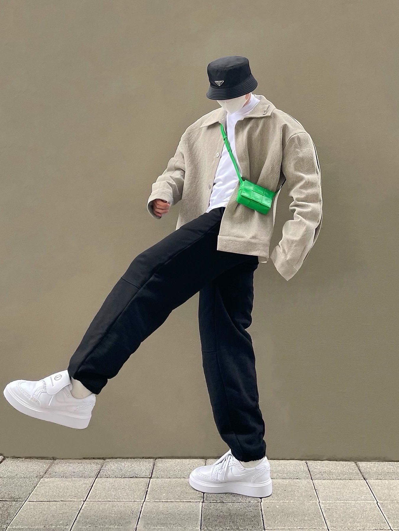 Nike x Peaceminusone Kwondo1 White, Bottega Veneta Mini Leather Cassette Parakeet 착용 스타일 - 3