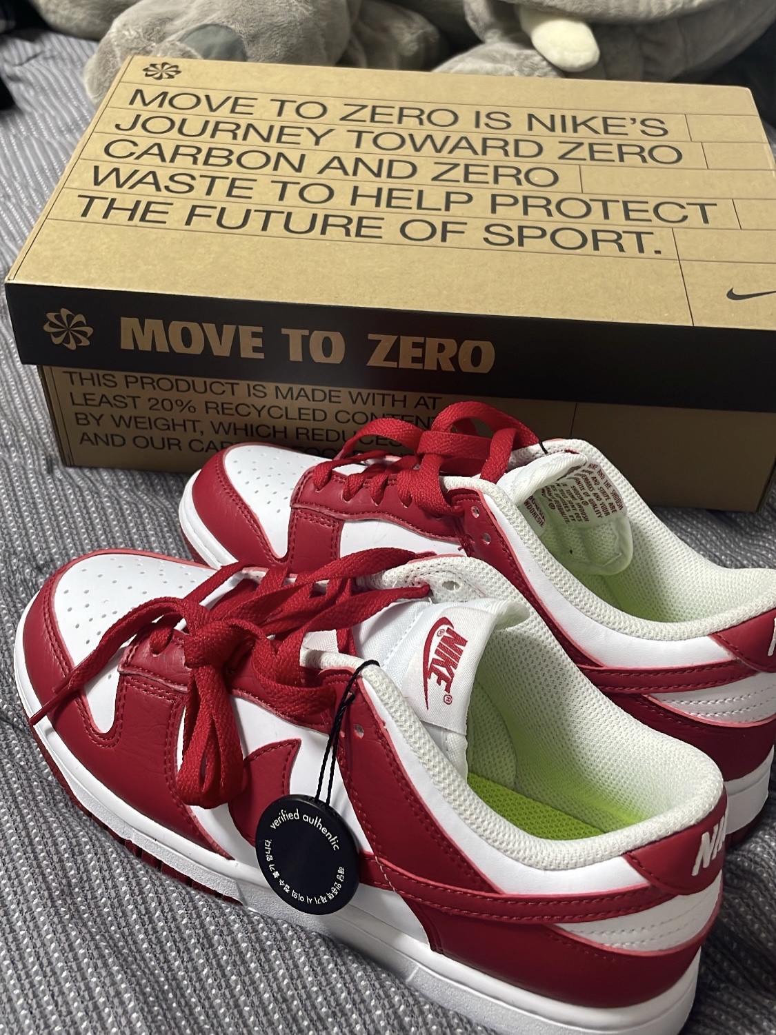 (W) Nike Dunk Low Next Nature Gym Red, IAB Studio Hoodie Oatmeal Burgundy 착용 스타일 - 1