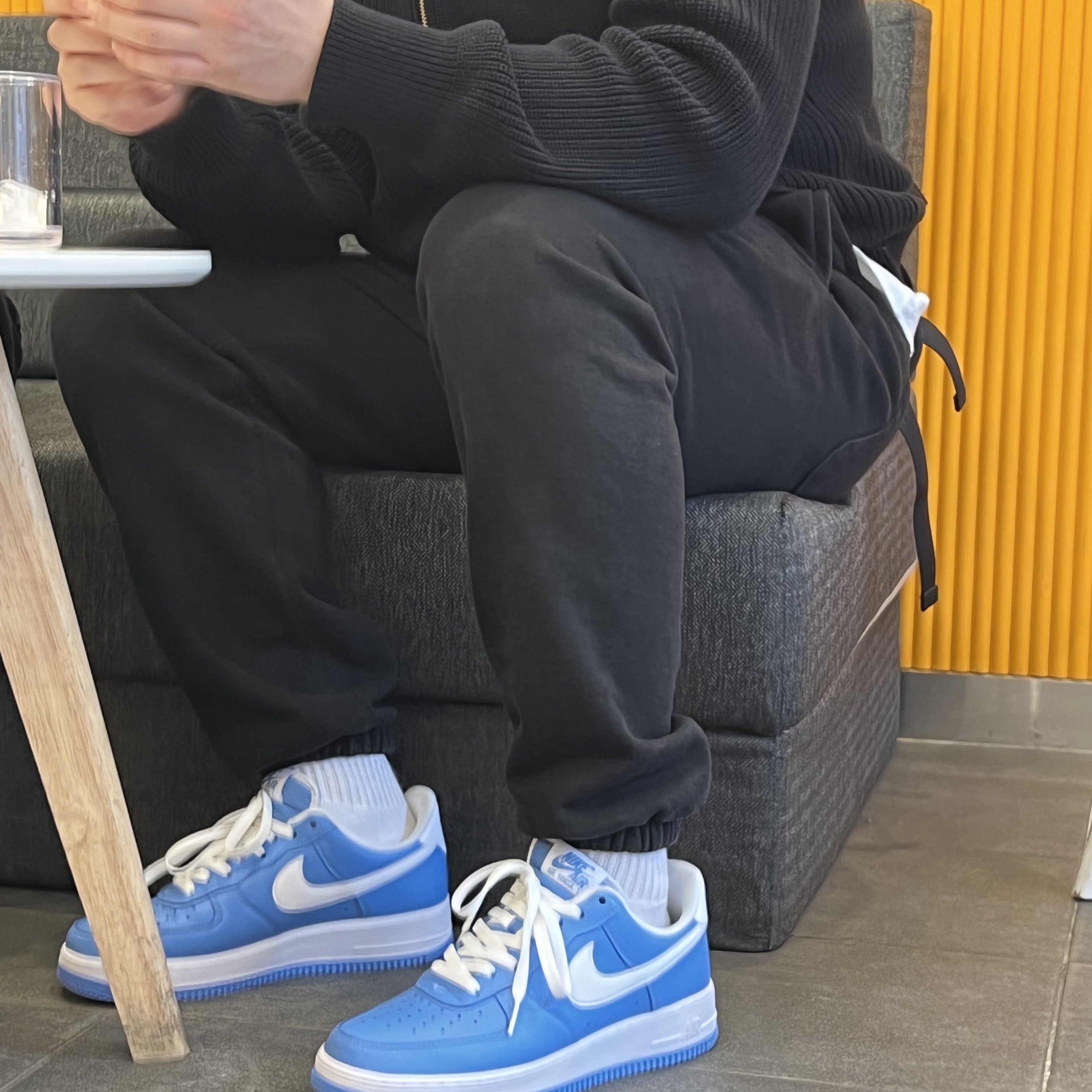 Nike Air Force 1 '07 Low University Blue 착용 스타일