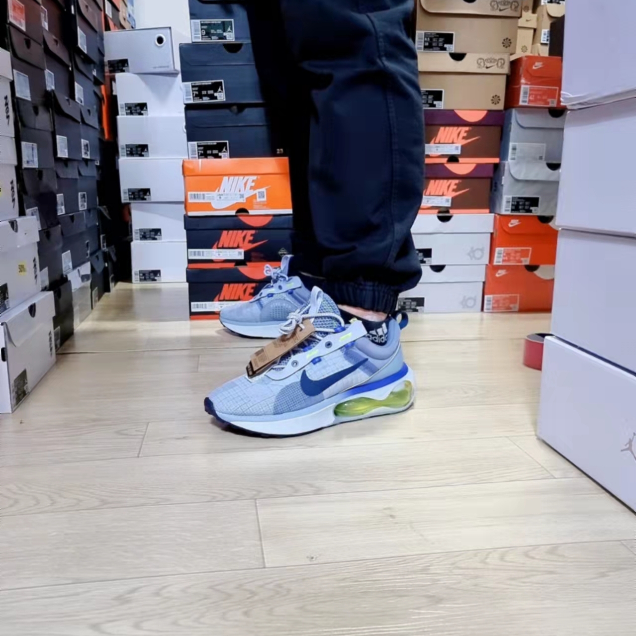Nike Air Max 2021 Ghost Ashen Slate 착용 스타일 - 4