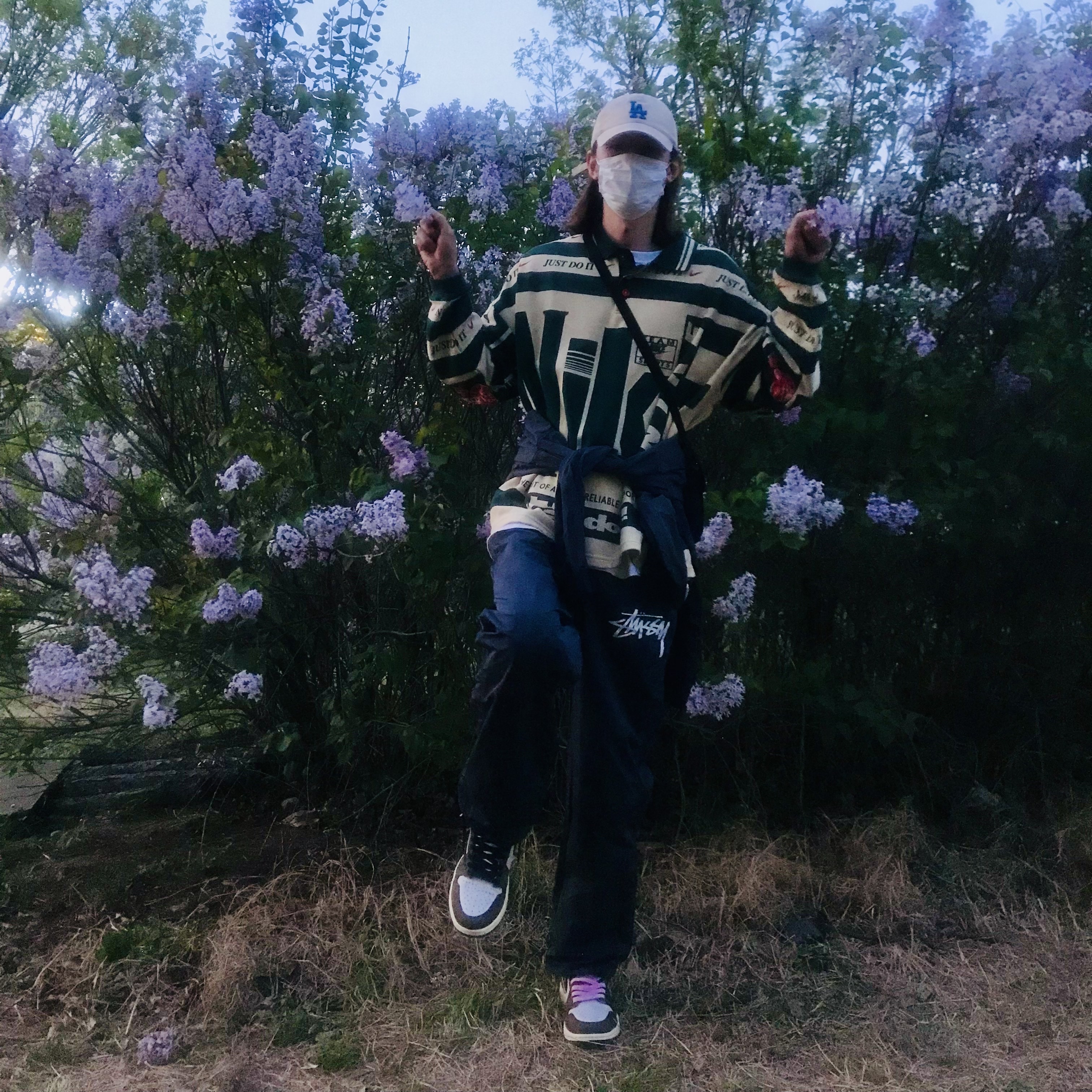 Nike x Stussy Windrunner Jacket Off Noir, Nike x Stussy Beach Pants Off Noir 착용 스타일