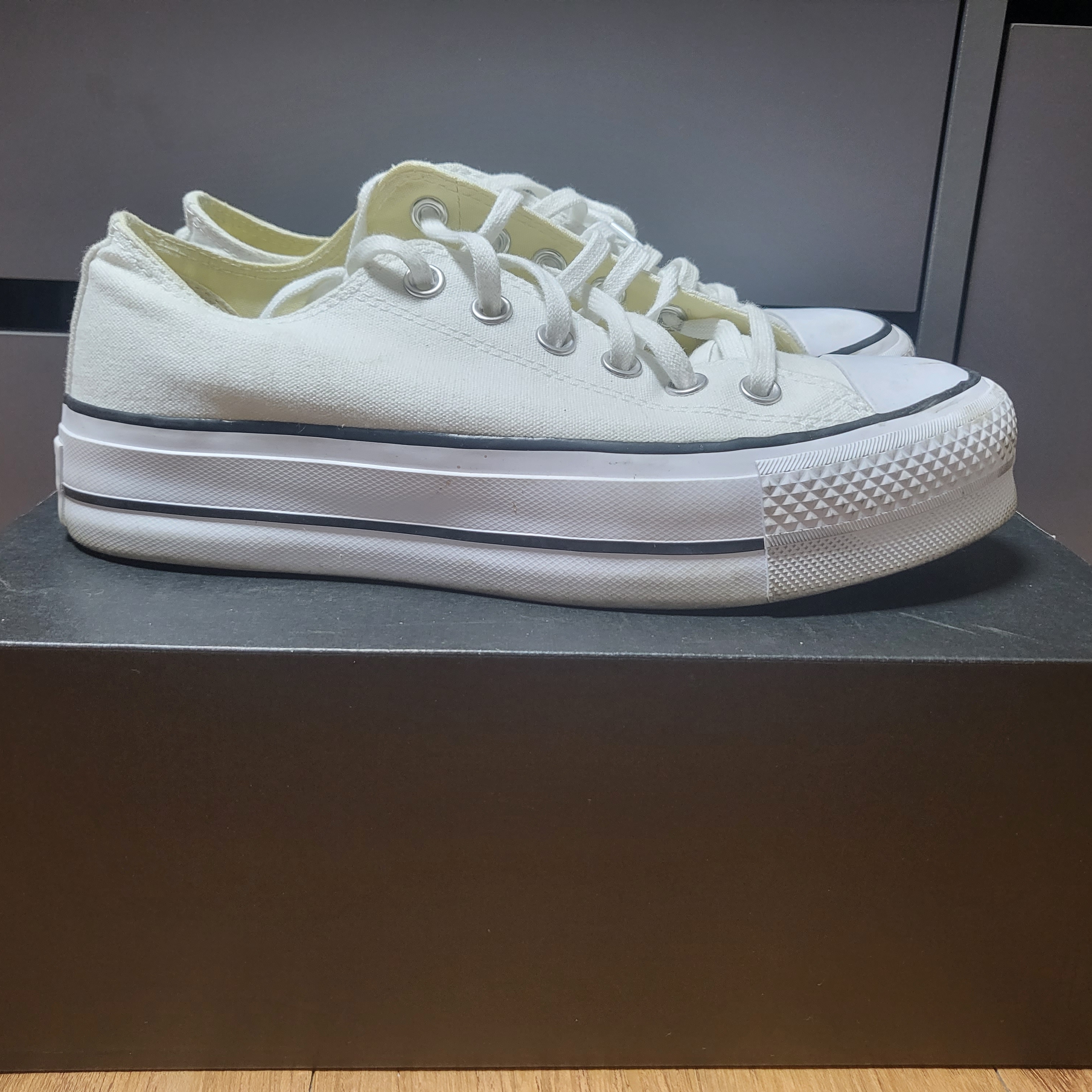 (W) Converse Chuck Taylor All Star Lift Ox White Black 착용 스타일