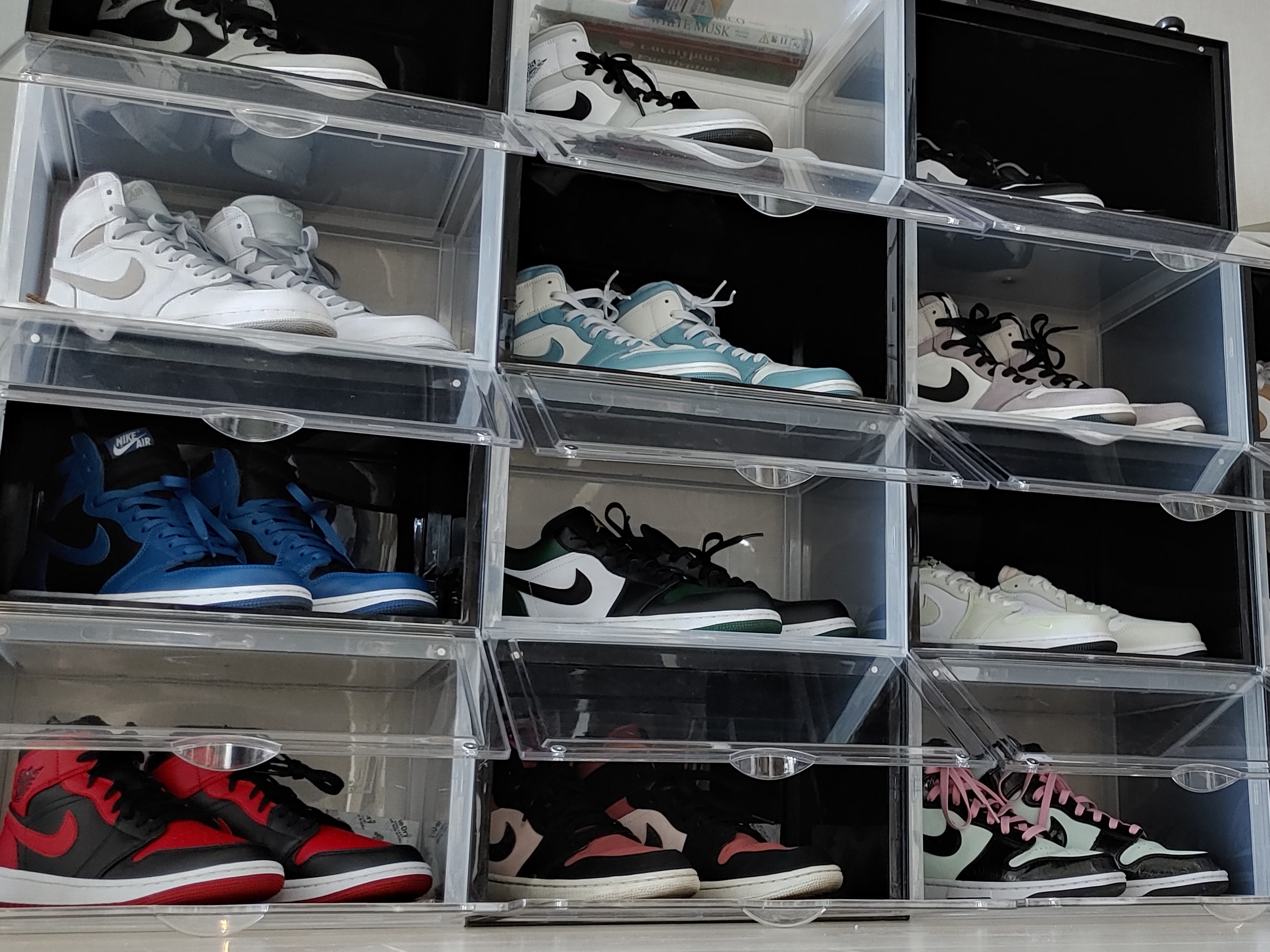 (W) Jordan 1 Mid Sail and Worn Blue, Jordan 1 Mid Bred Banned 2020 착용 스타일 - 3