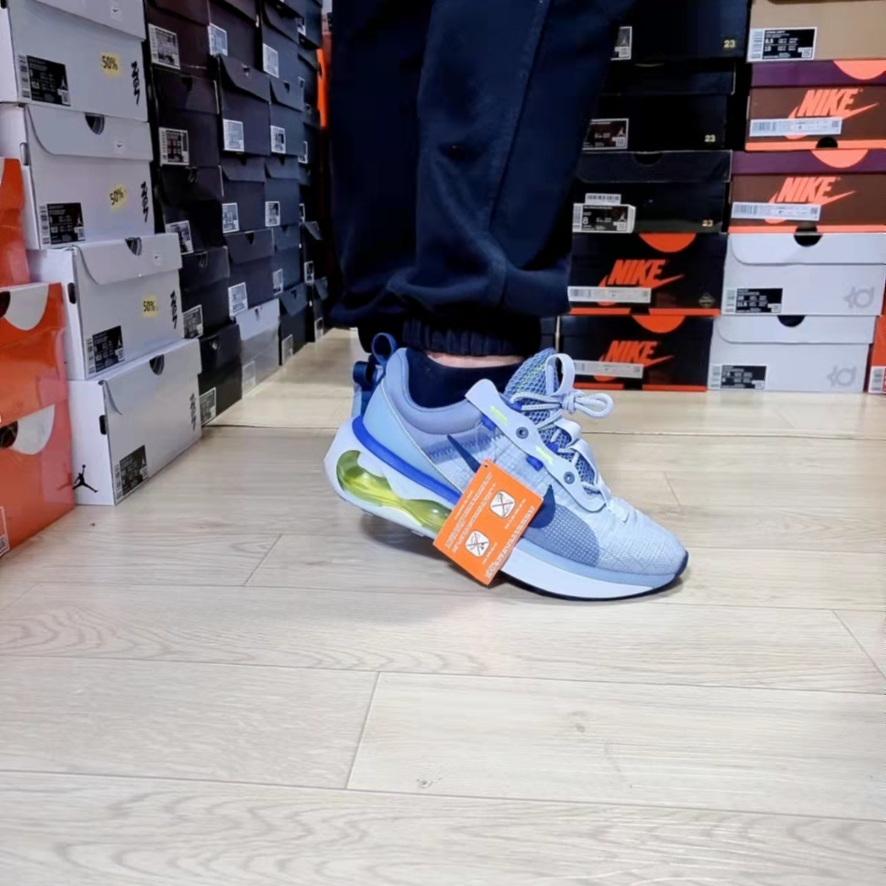 Nike Air Max 2021 Ghost Ashen Slate 착용 스타일 - 2