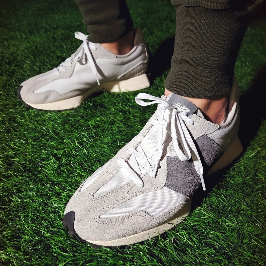 New Balance 327 Nimbus Cloud Rain Cloud 착용 스타일 - 5