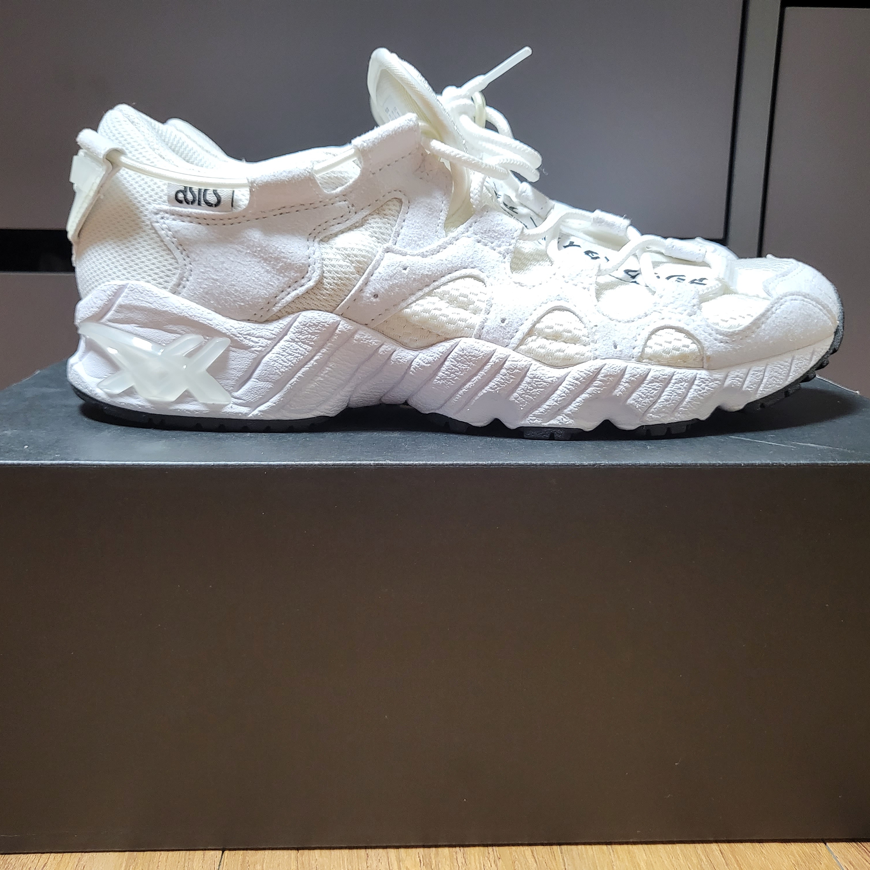 Asics Gel-Mai White 착용 스타일