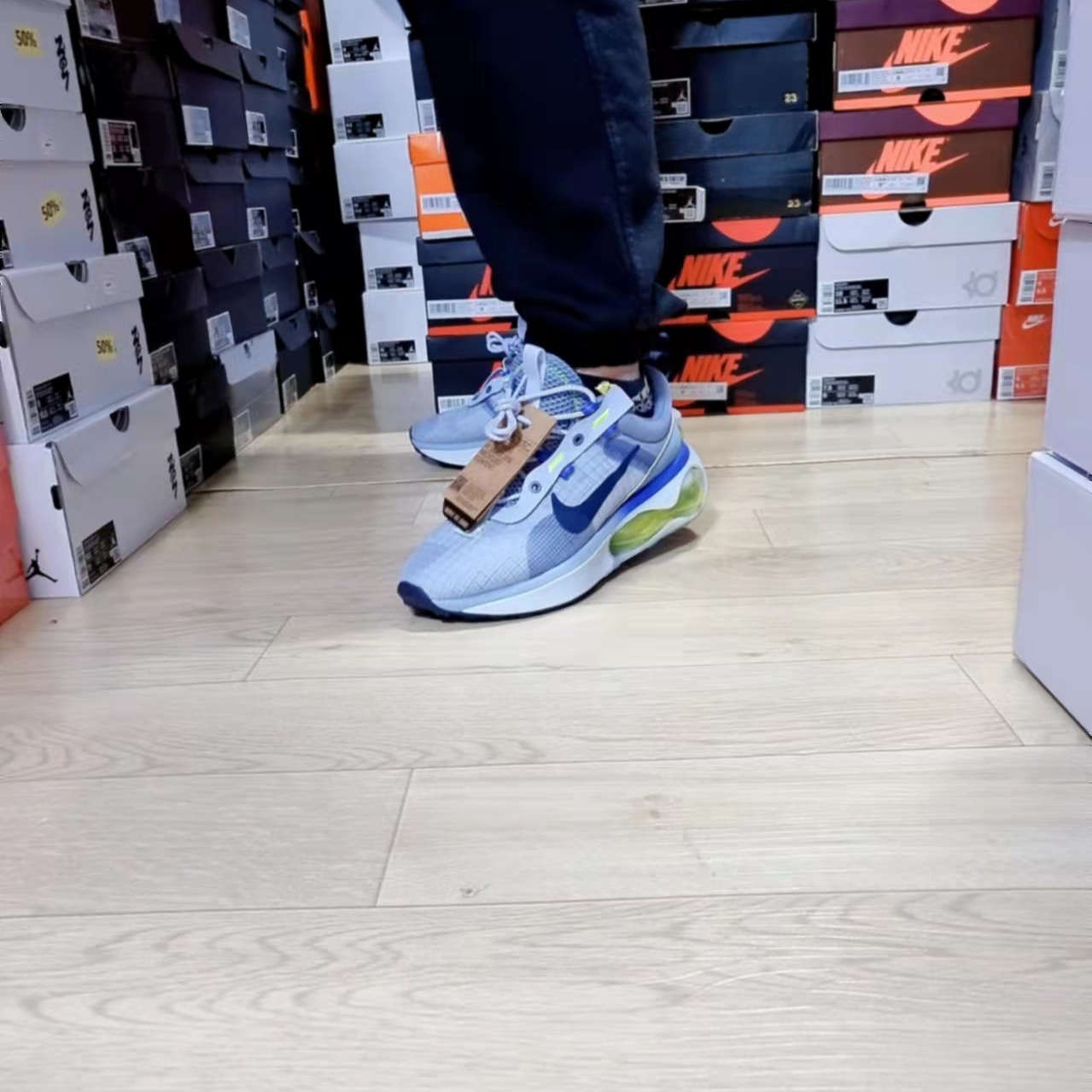Nike Air Max 2021 Ghost Ashen Slate 착용 스타일 - 1