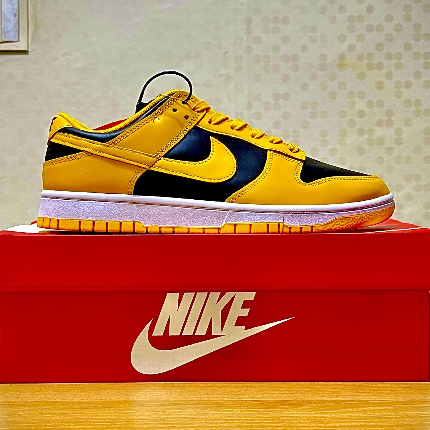 Nike Dunk Low Retro Championship Goldenrod 착용 스타일