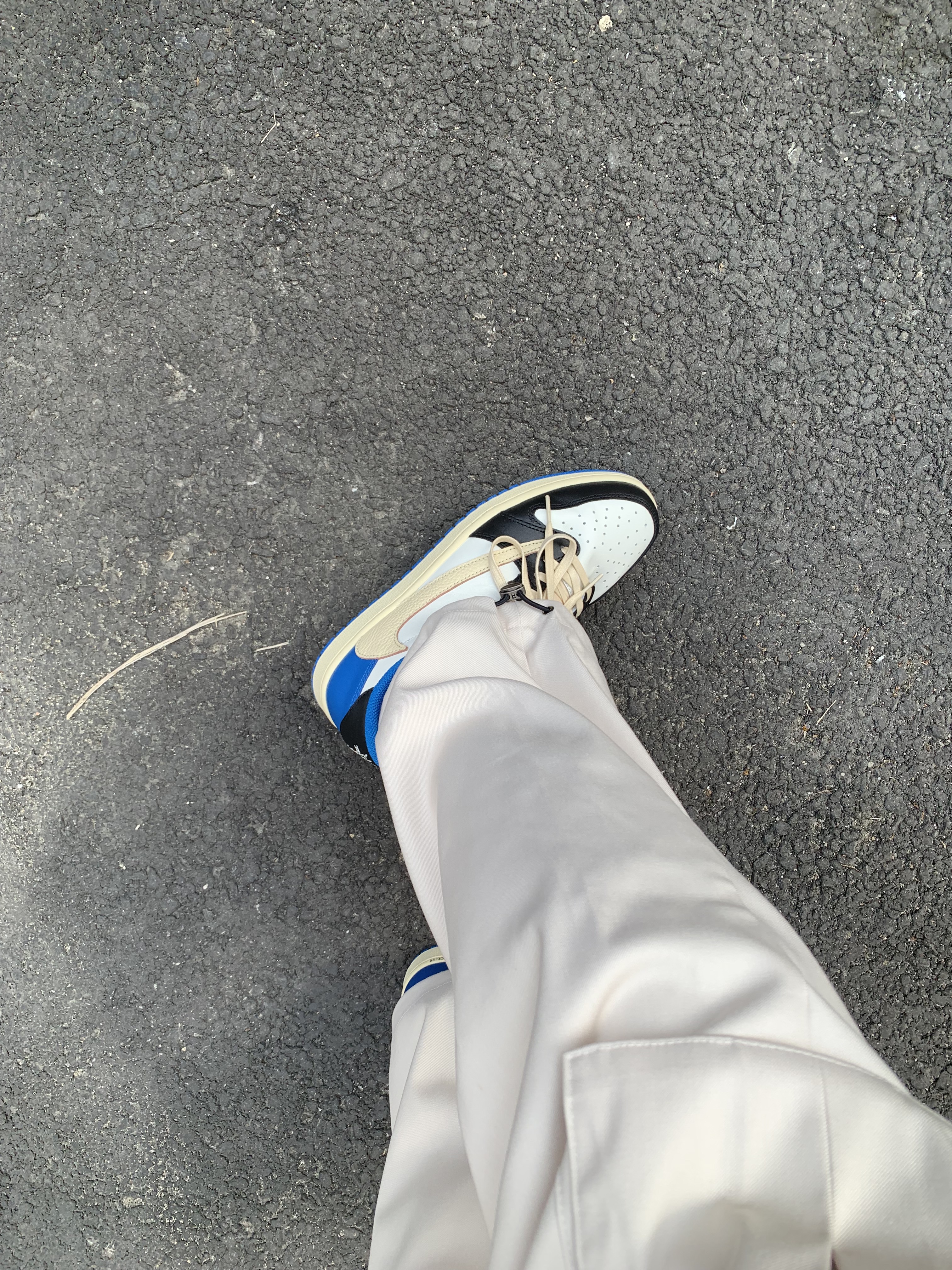 Jordan 1 x Travis Scott x Fragment Retro Low OG SP Military Blue 착용 스타일