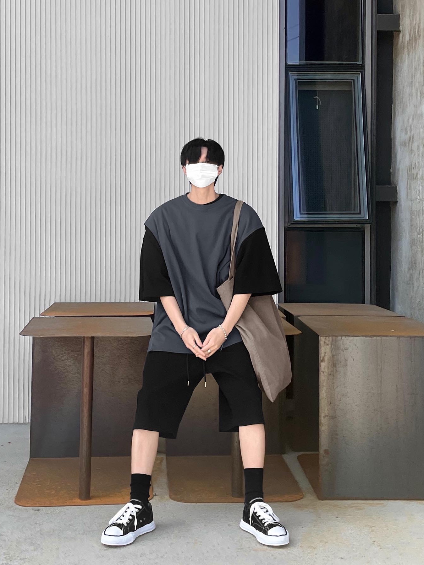 Maison Mihara Yasuhiro Peterson OG Sole Canvas Low Sneakers Black 착용 스타일 - 4