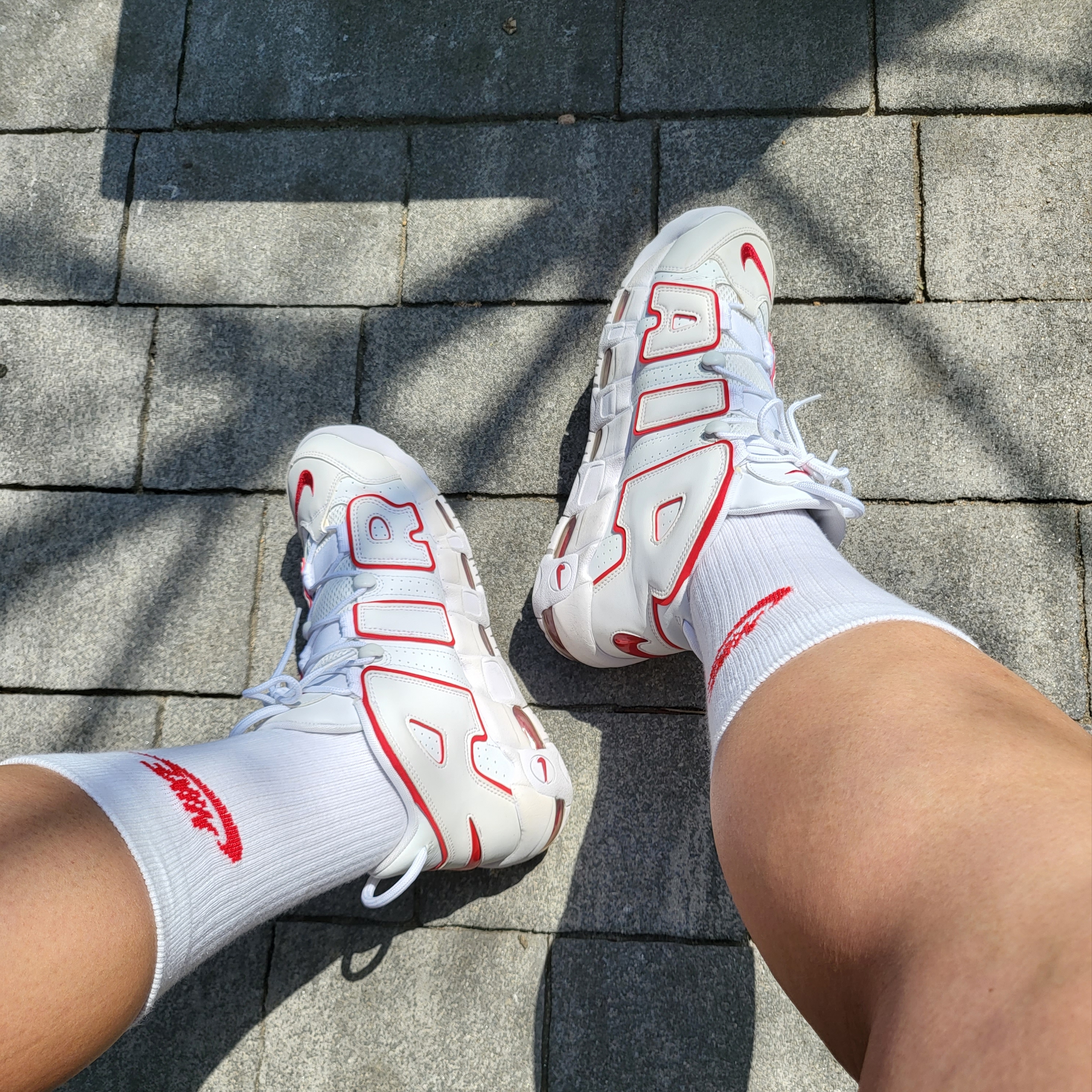 Nike Air More Uptempo White Varsity Red 2021 착용 스타일