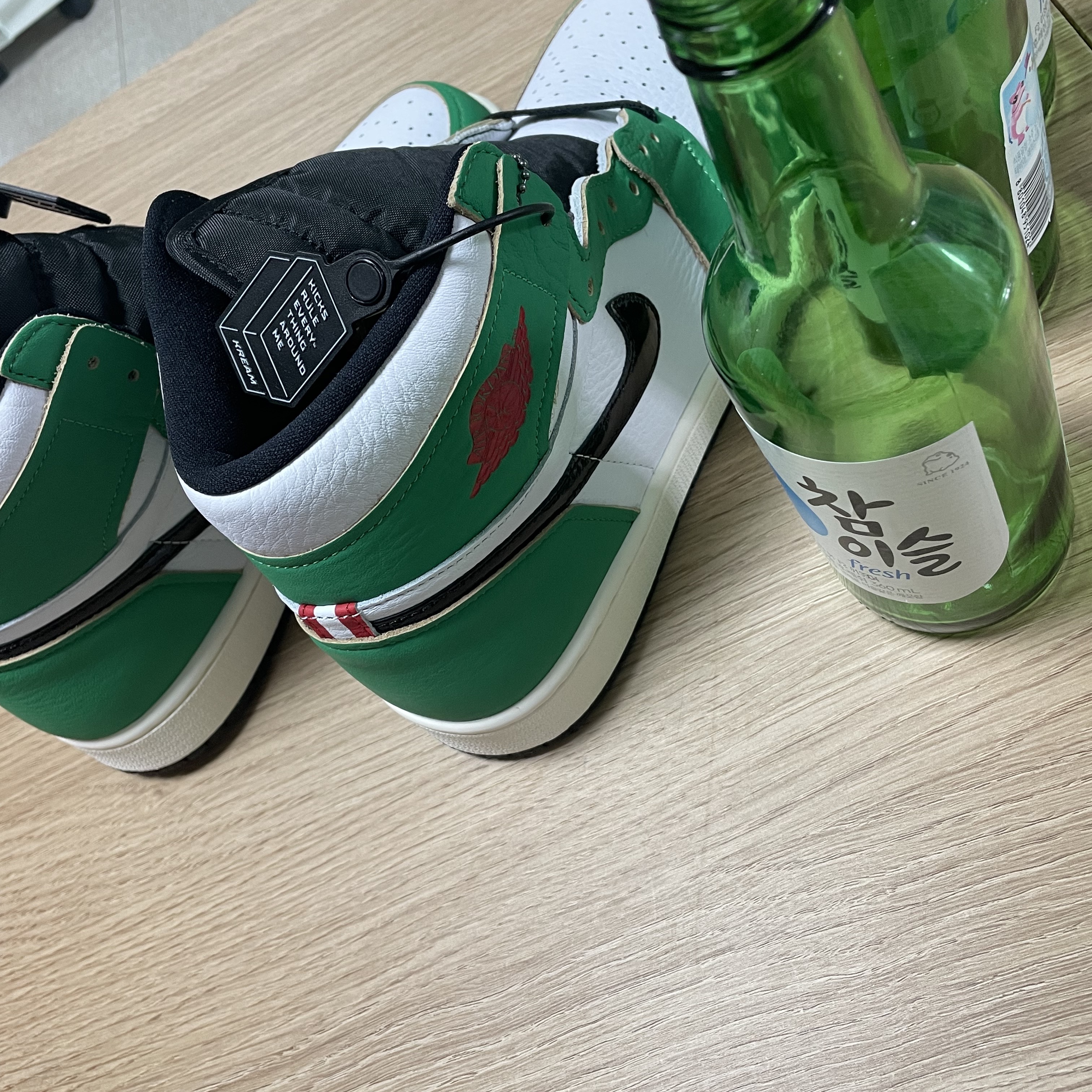 (W) Jordan 1 Retro High OG Lucky Green 착용 스타일 - 2