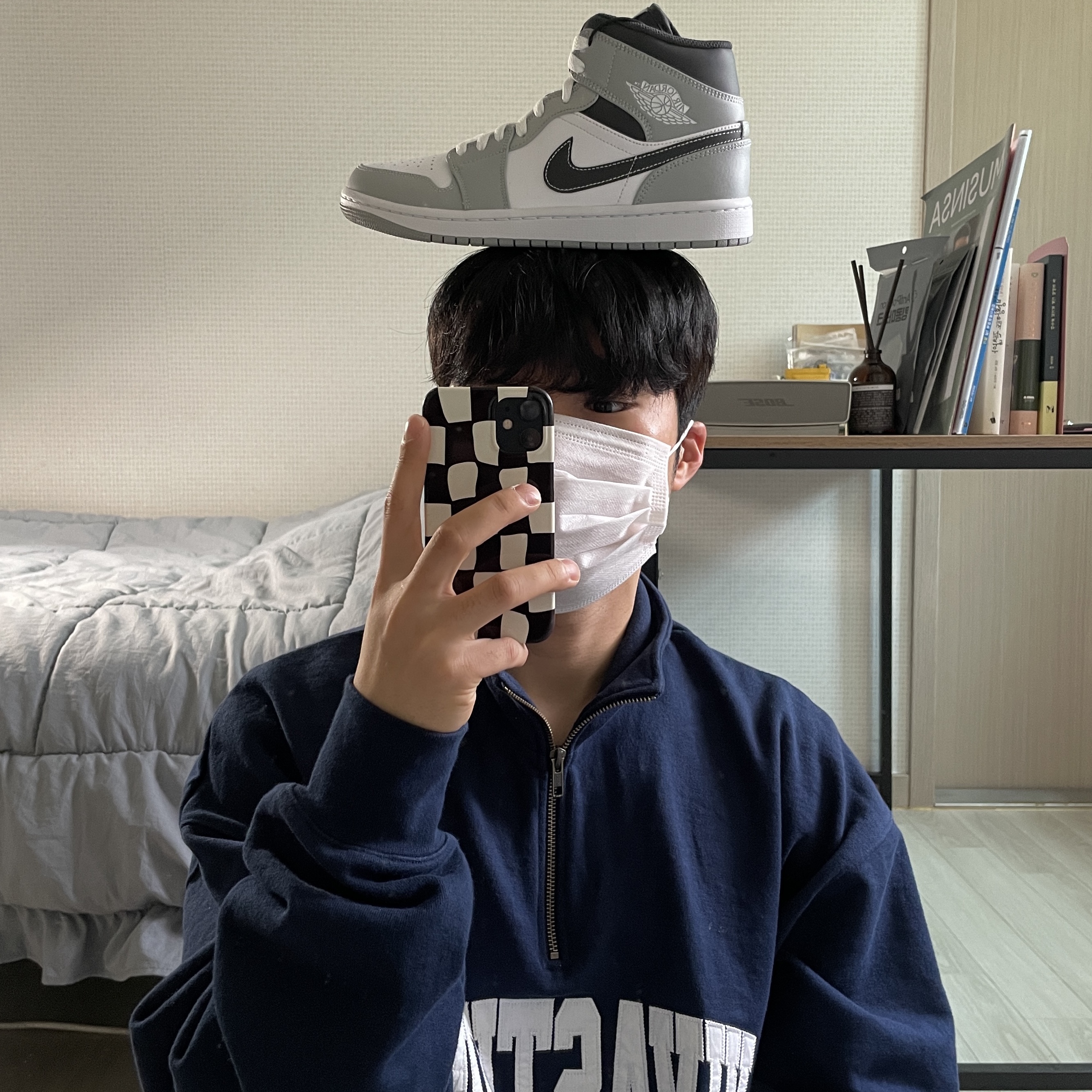 Jordan 1 Mid Light Smoke Grey Anthracite 착용 스타일