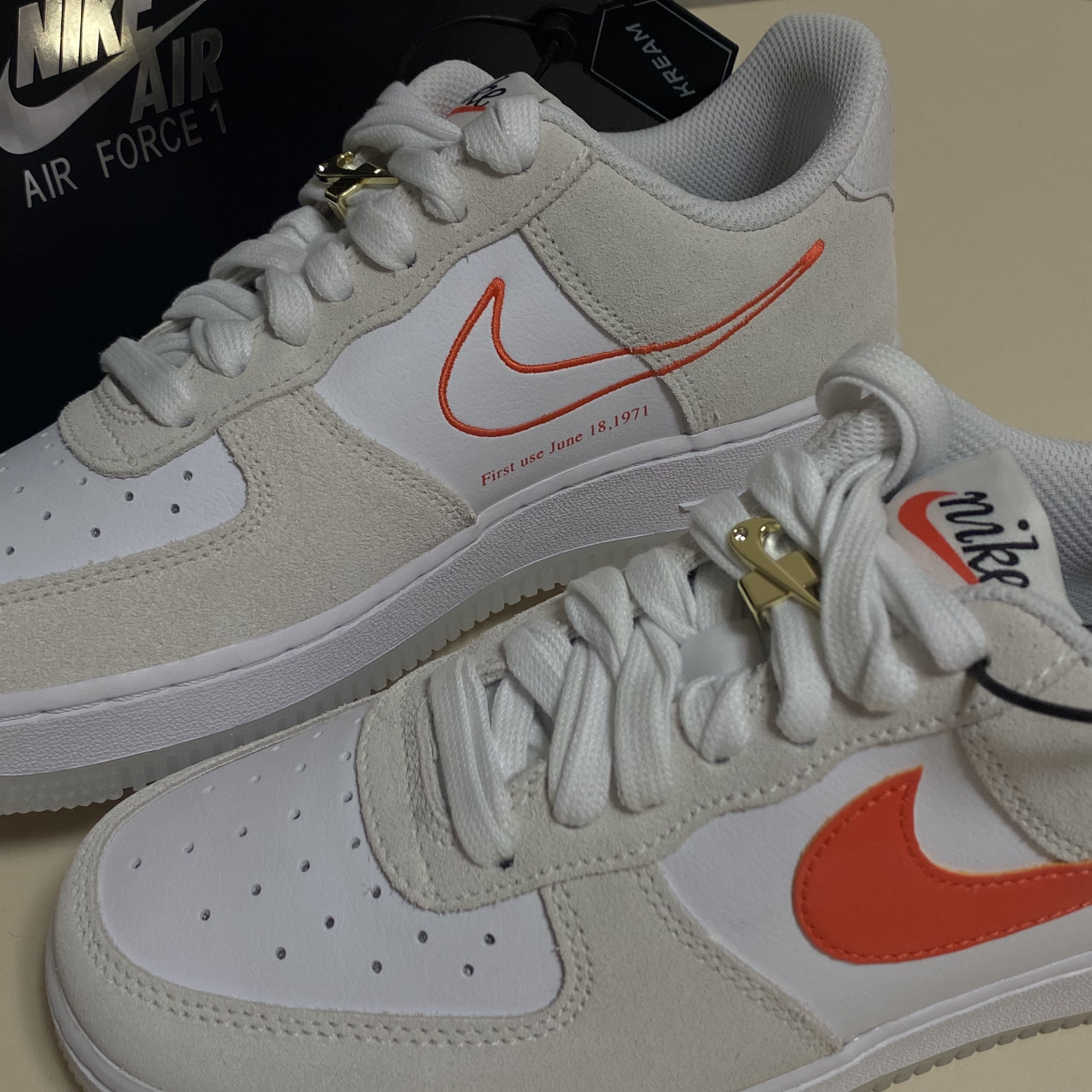 (W) Nike Air Force 1 '07 SE First Use Orange Sail 착용 스타일 - 1