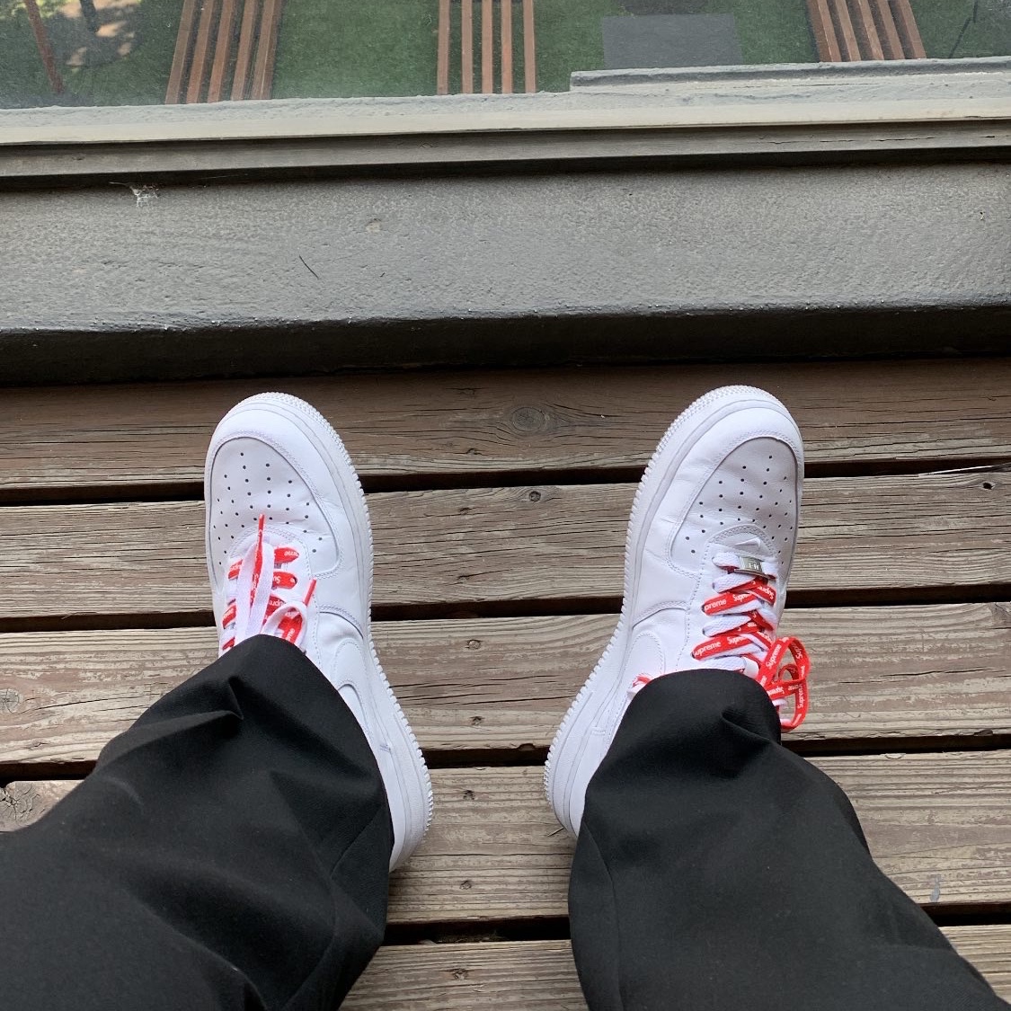 Nike x Supreme Air Force 1 Low White 착용 스타일