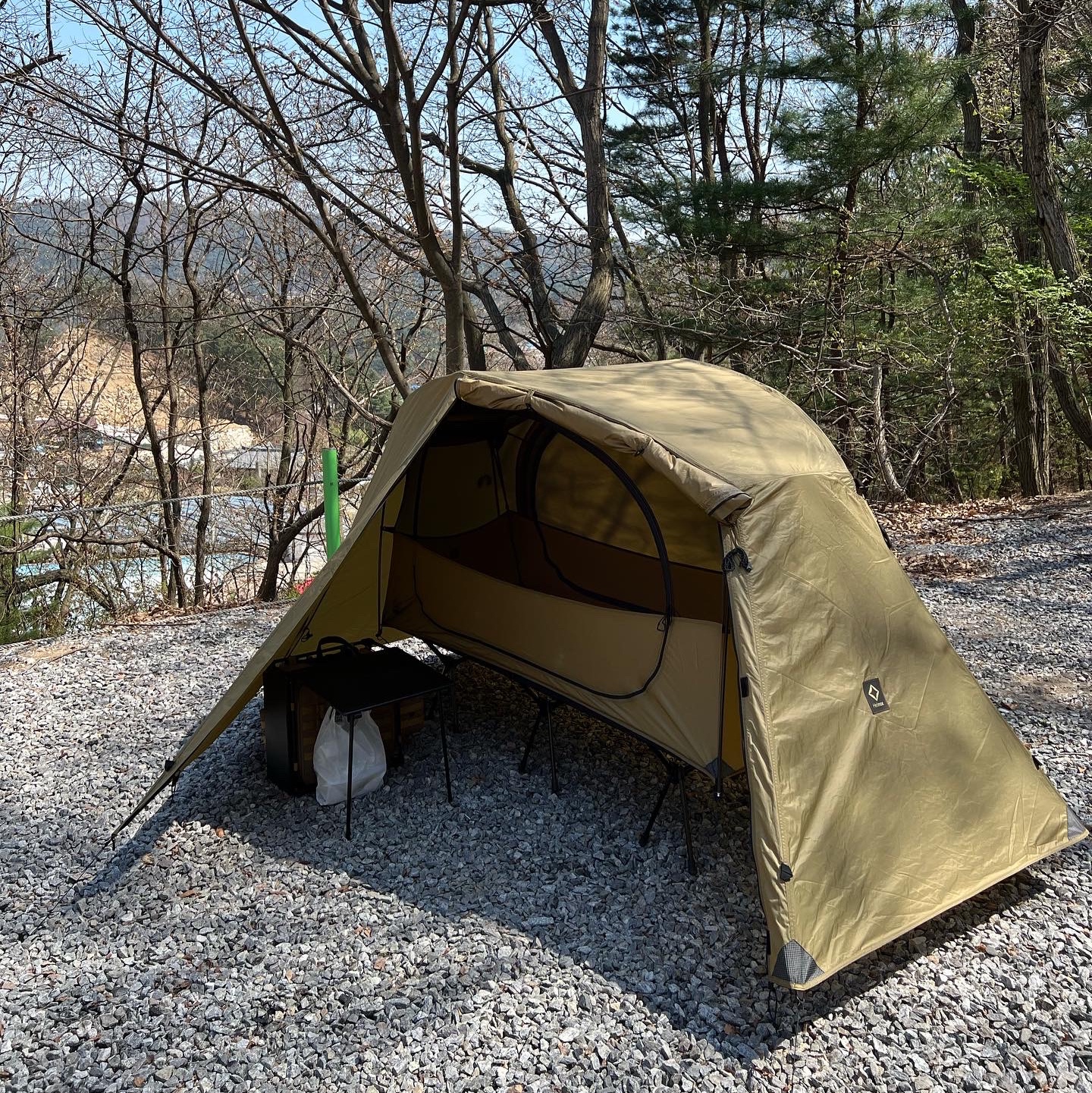 Helinox Tactical Cot Tent Solo Inner Tent Coyote Tan Mesh (With Tactical Cot Tent Solo Fly), Helinox Tactical Chair Duck Camo 착용 스타일 - 1
