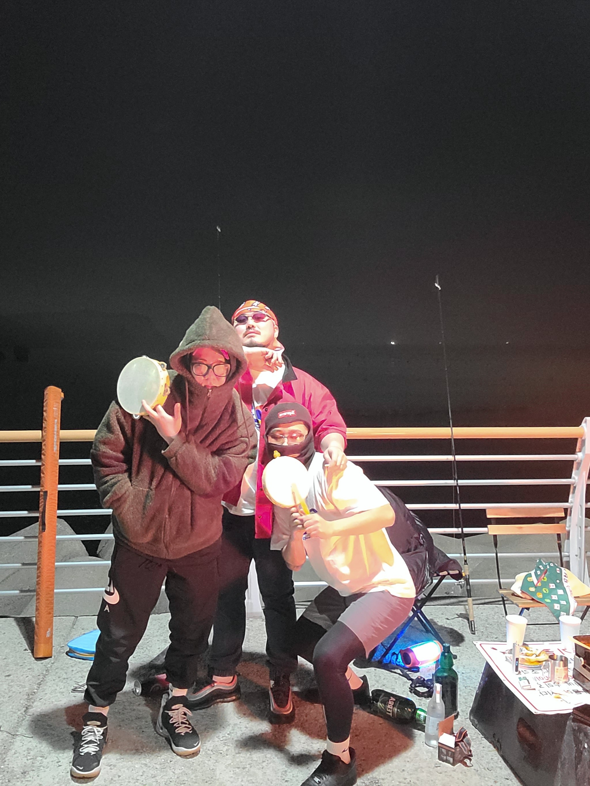 Nike Air Max 97 Neon Seoul, Nike Air Force 1 '07 Low Triple Black 착용 스타일 - 2