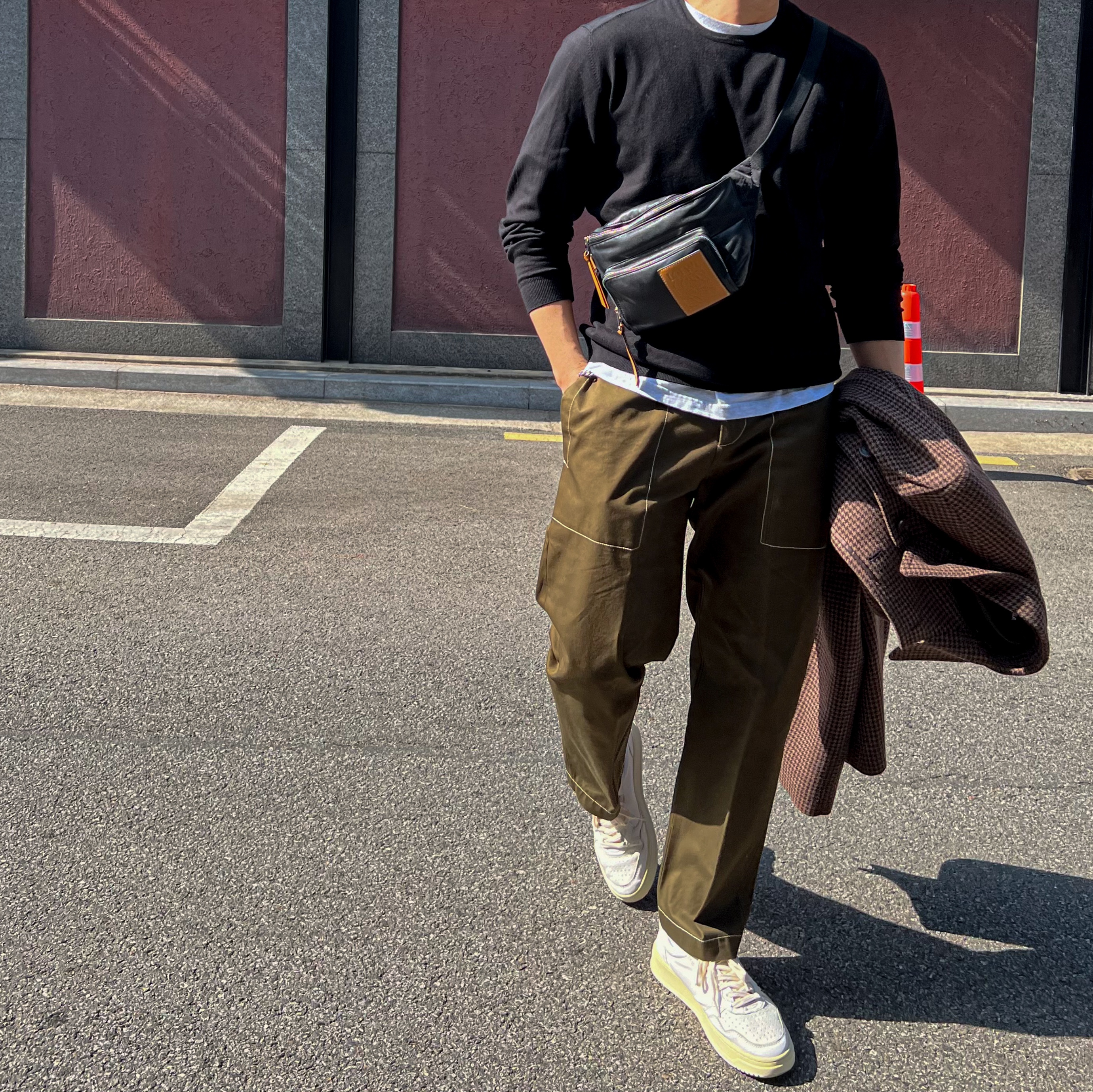 Autry Medalist Low Goatskin Sneakers White 착용 스타일 - 3