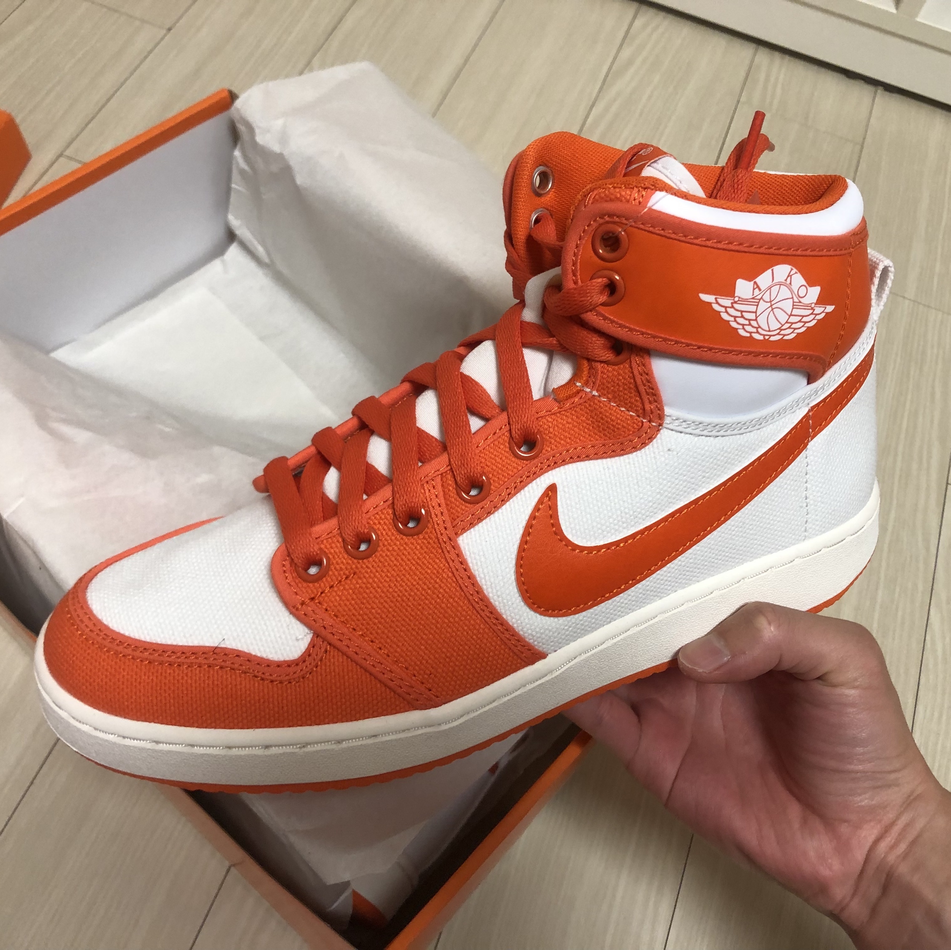 Jordan 1 KO Rush Orange 착용 스타일 - 2
