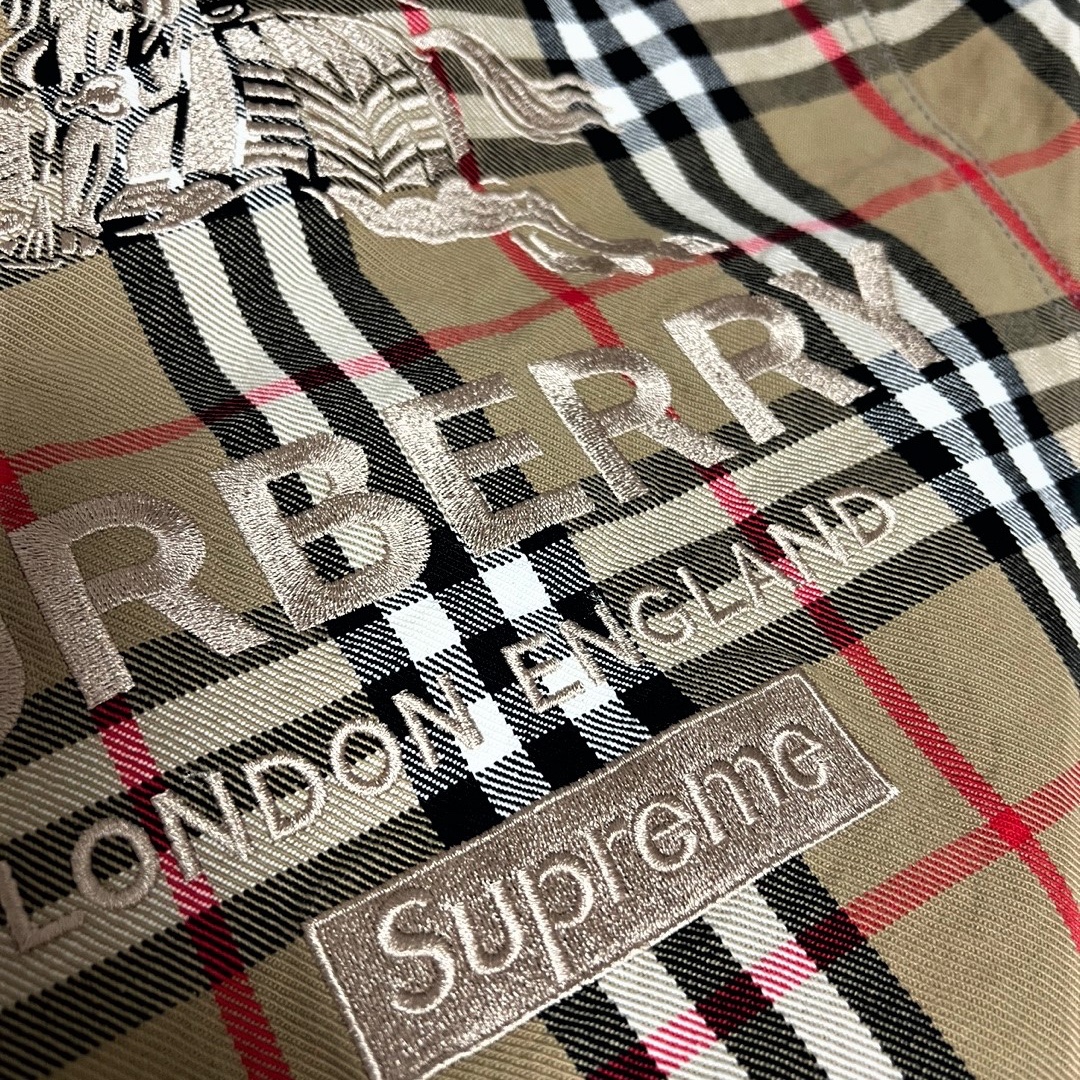 Supreme x Burberry Denim Trucker Jacket Beige - 22SS 착용 스타일 - 3