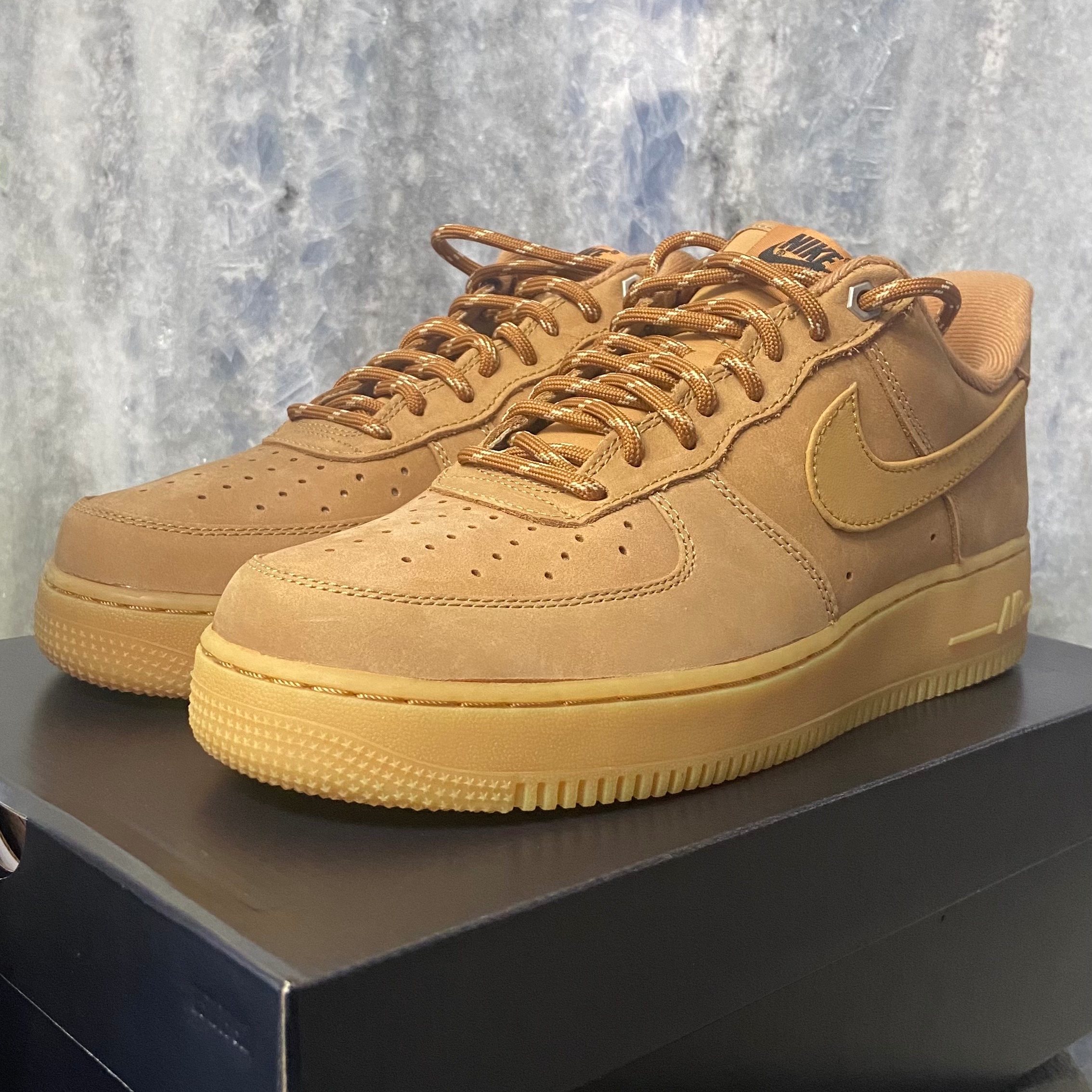 Nike Air Force 1 '07 WB Flax 착용 스타일