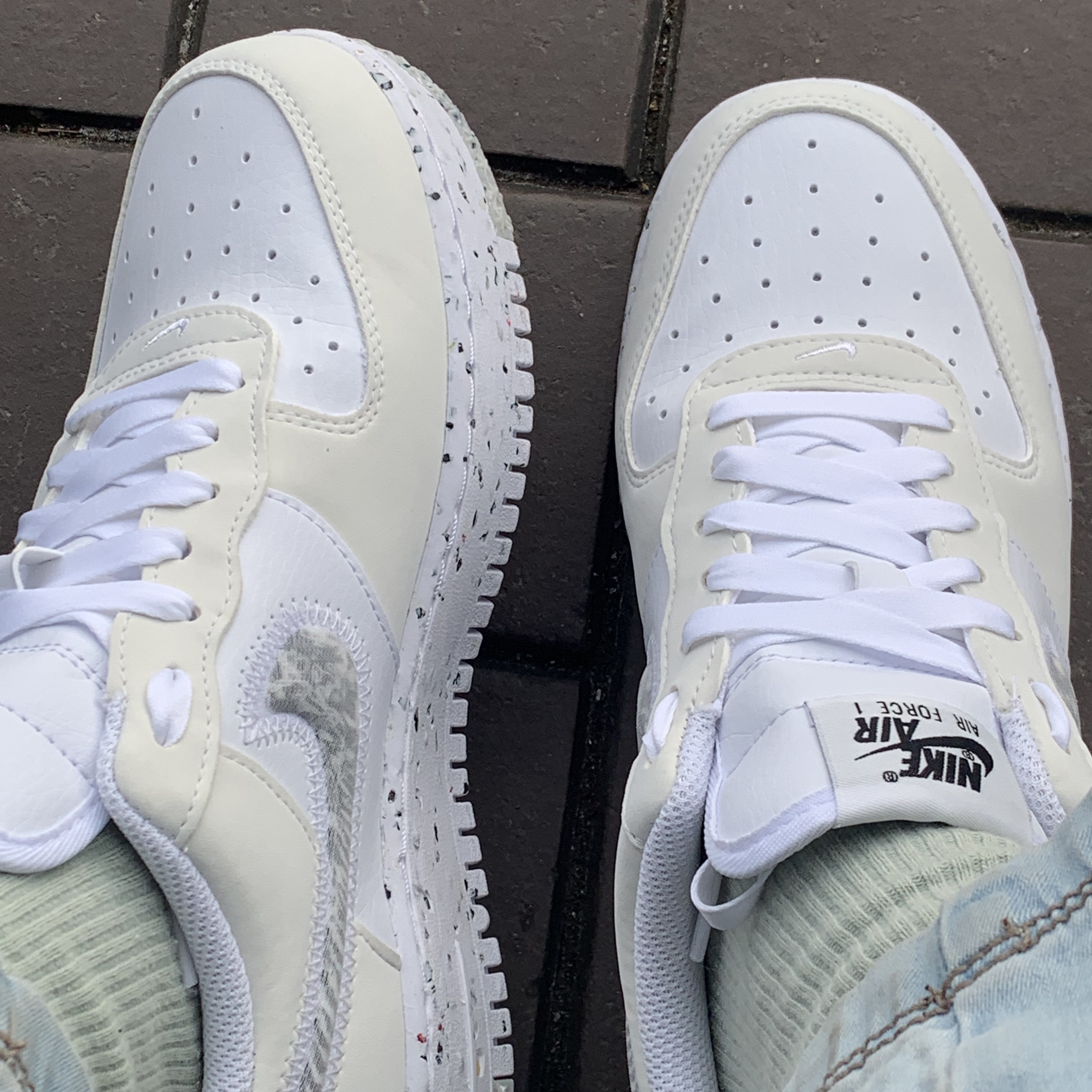 (W) Nike Air Force 1 Low Crater White Black 착용 스타일 - 2