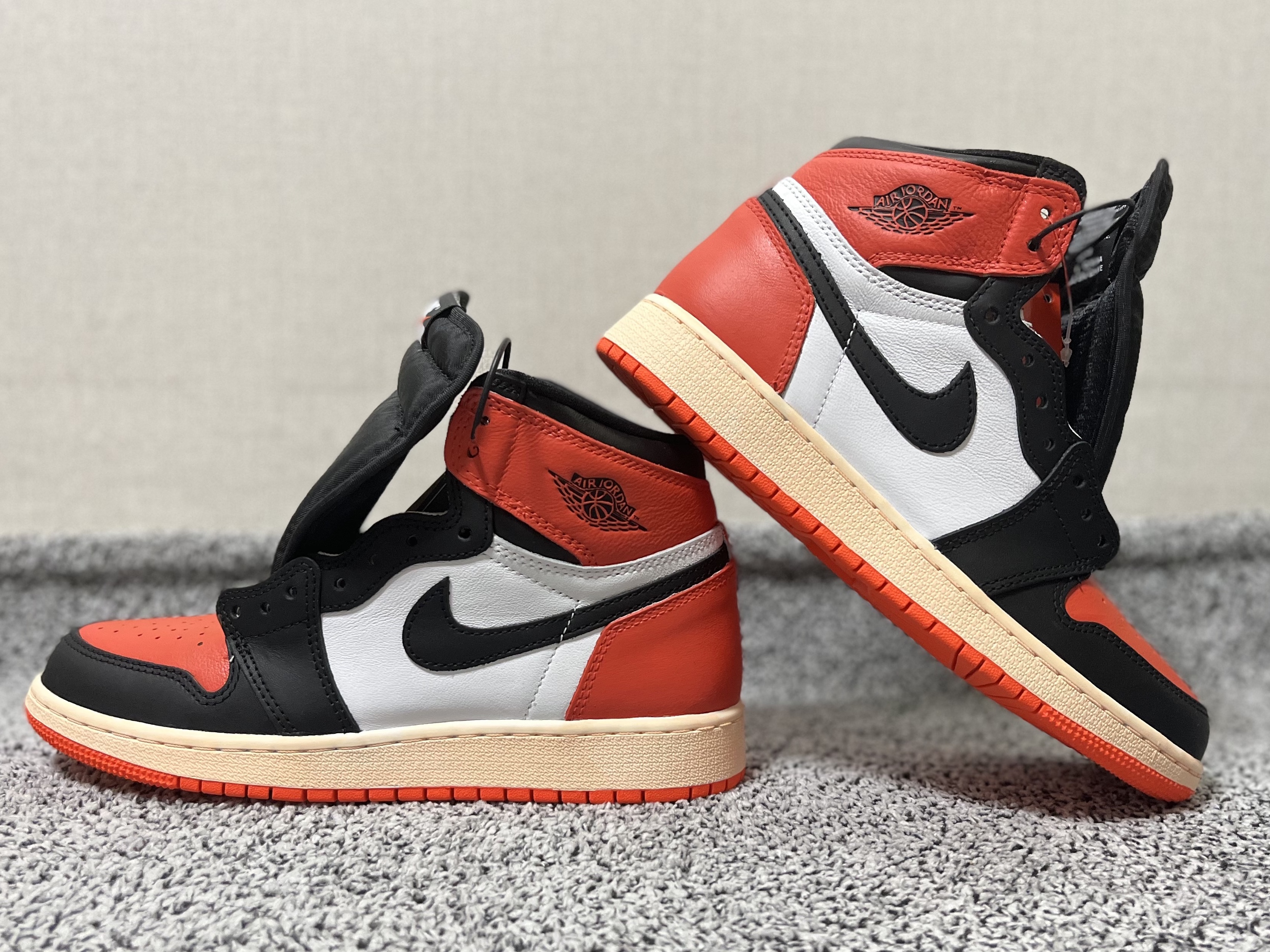 Jordan 1 Retro High OG Electro Orange, (GS) Jordan 1 Retro High OG Electro Orange 착용 스타일 - 2