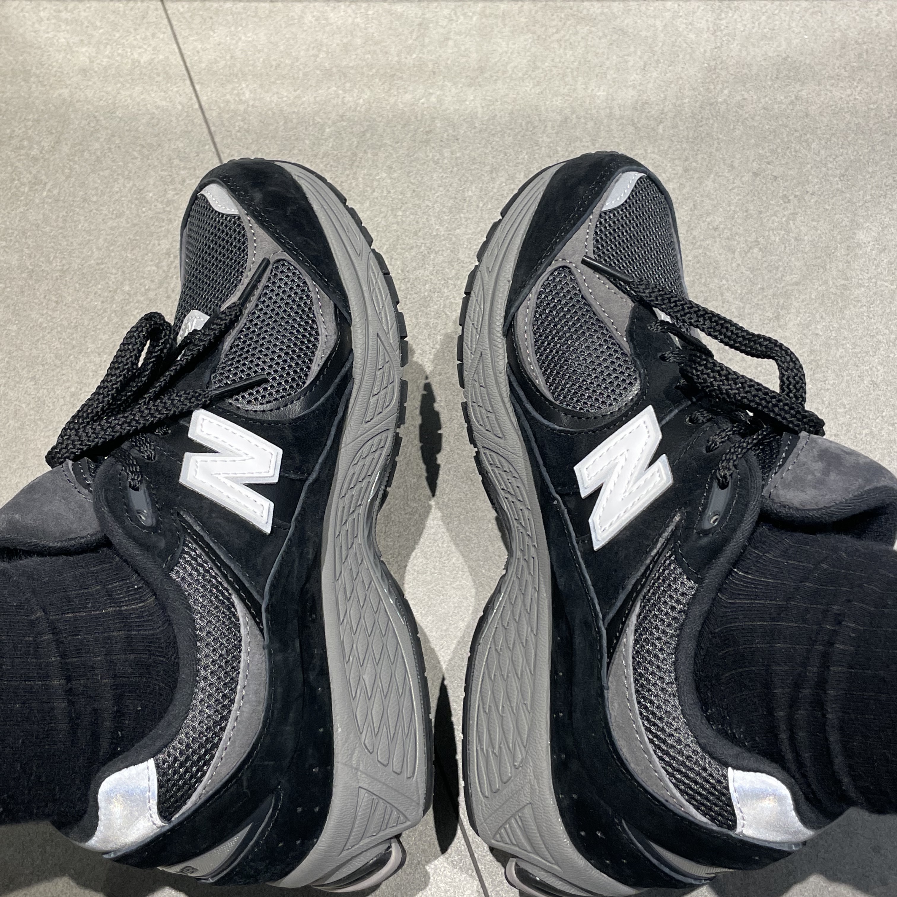 New Balance 2002R Black Dark Grey - JD Sports Exclusive 착용 스타일 - 2