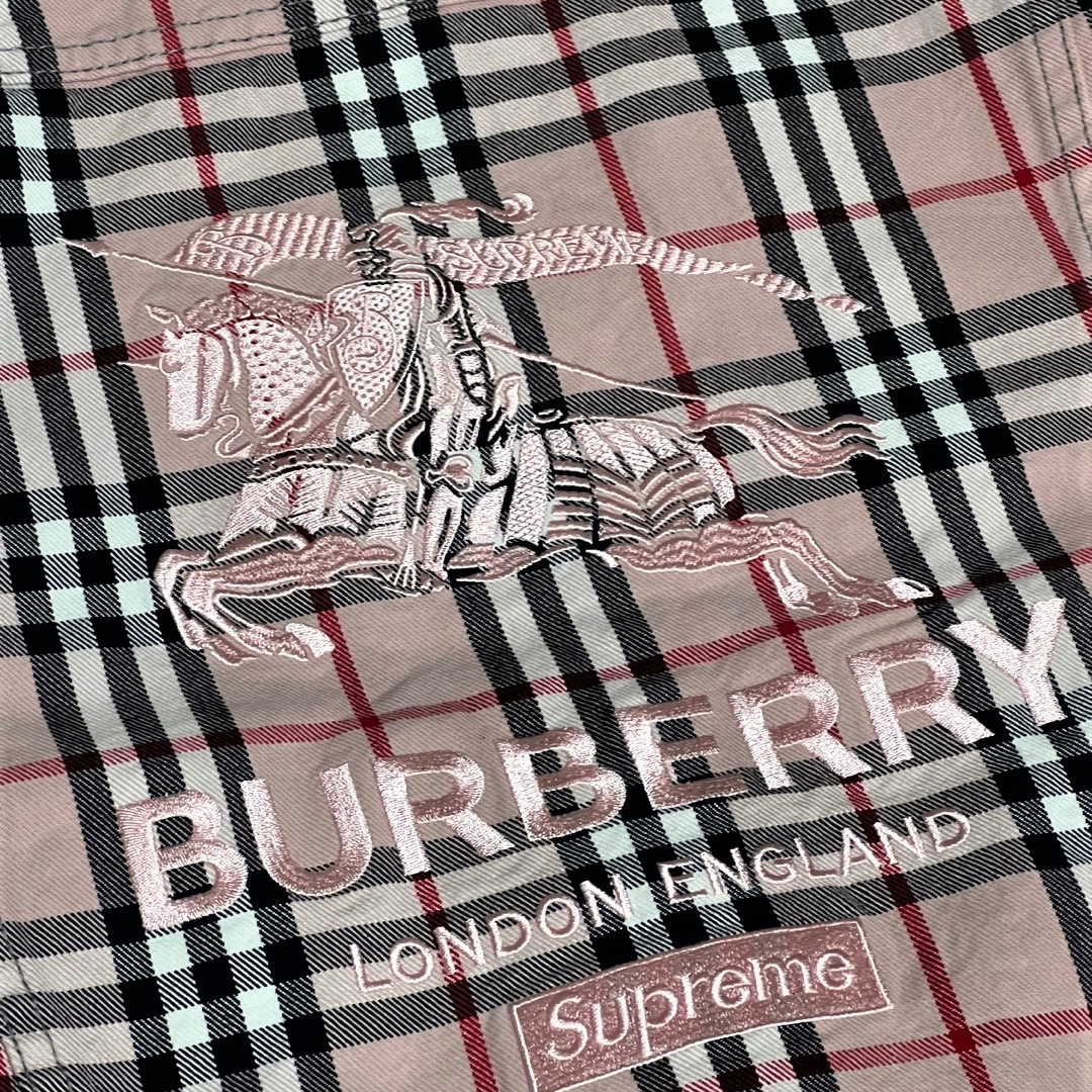 Supreme x Burberry Denim Trucker Jacket Pink - 22SS 착용 스타일 - 1