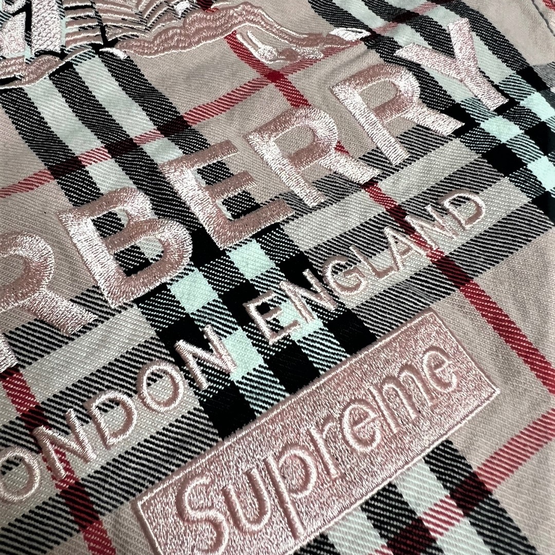 Supreme x Burberry Denim Trucker Jacket Pink - 22SS 착용 스타일 - 3