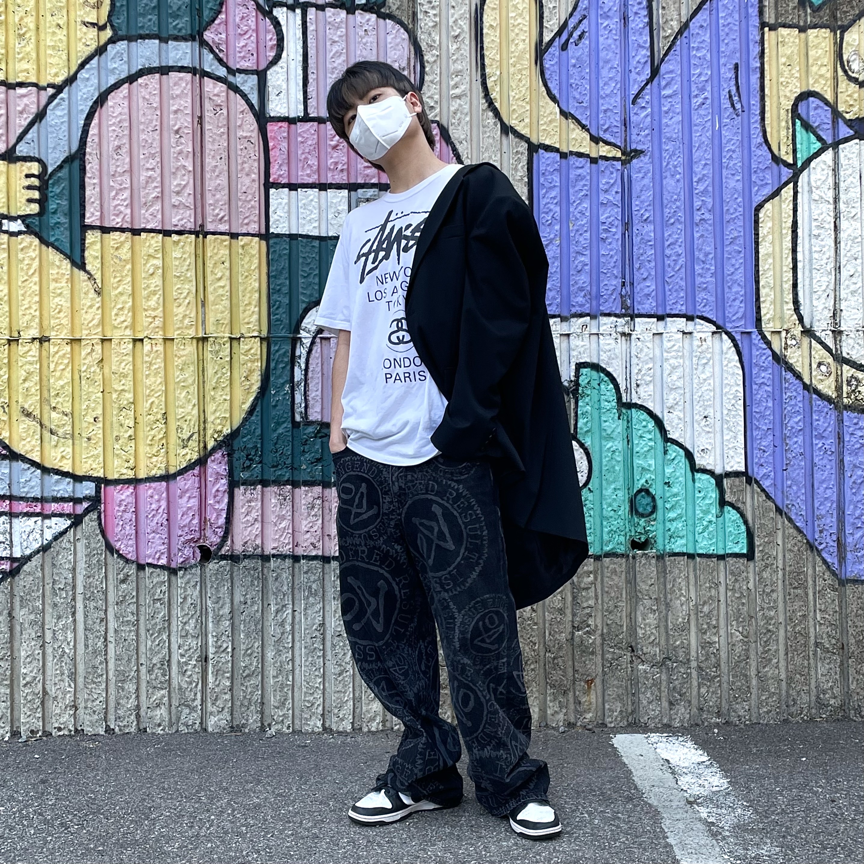 Stussy World Tour T-Shirt White, Nike Dunk Low Retro Black 착용 스타일 - 3