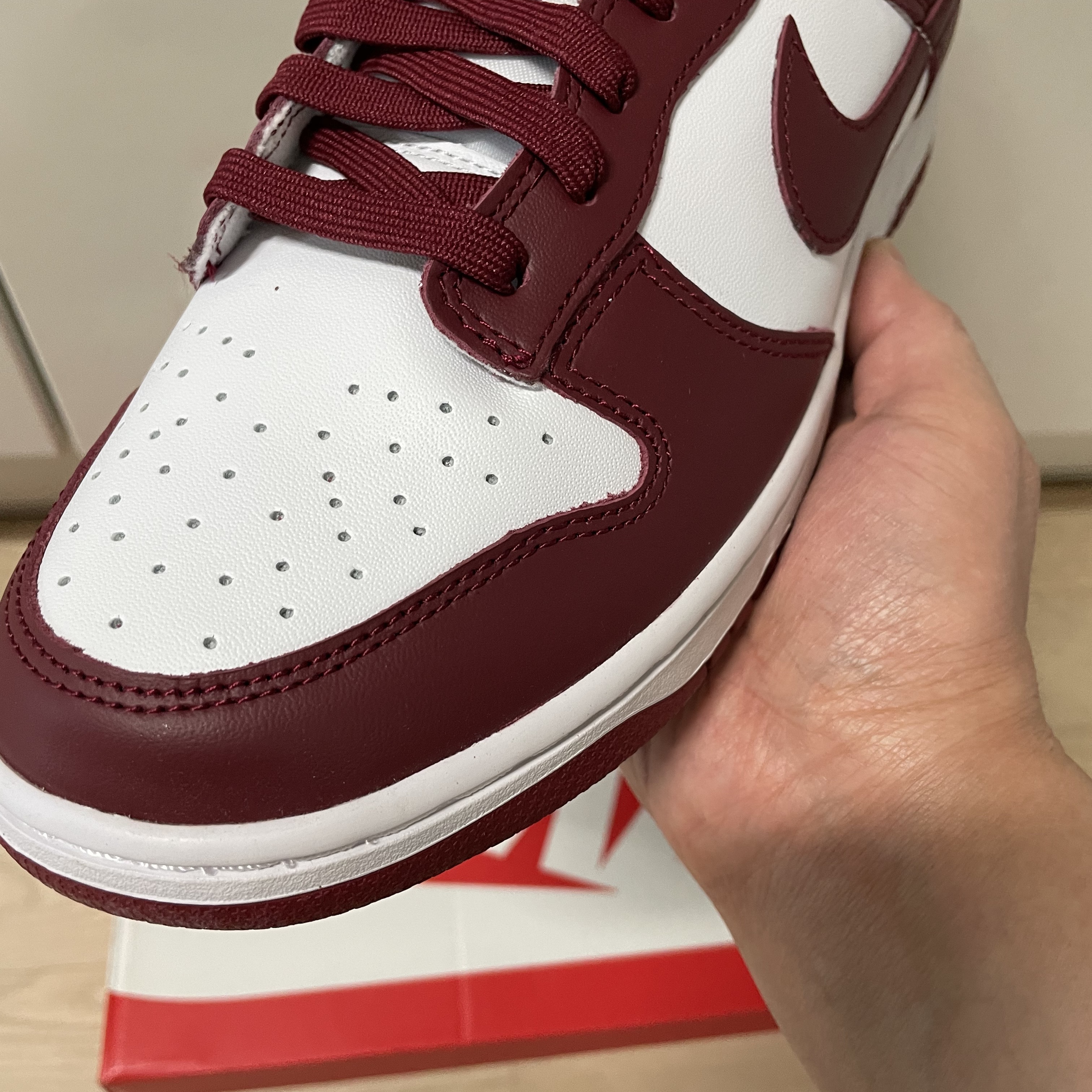 Nike Dunk Low Retro Team Red 착용 스타일 - 2