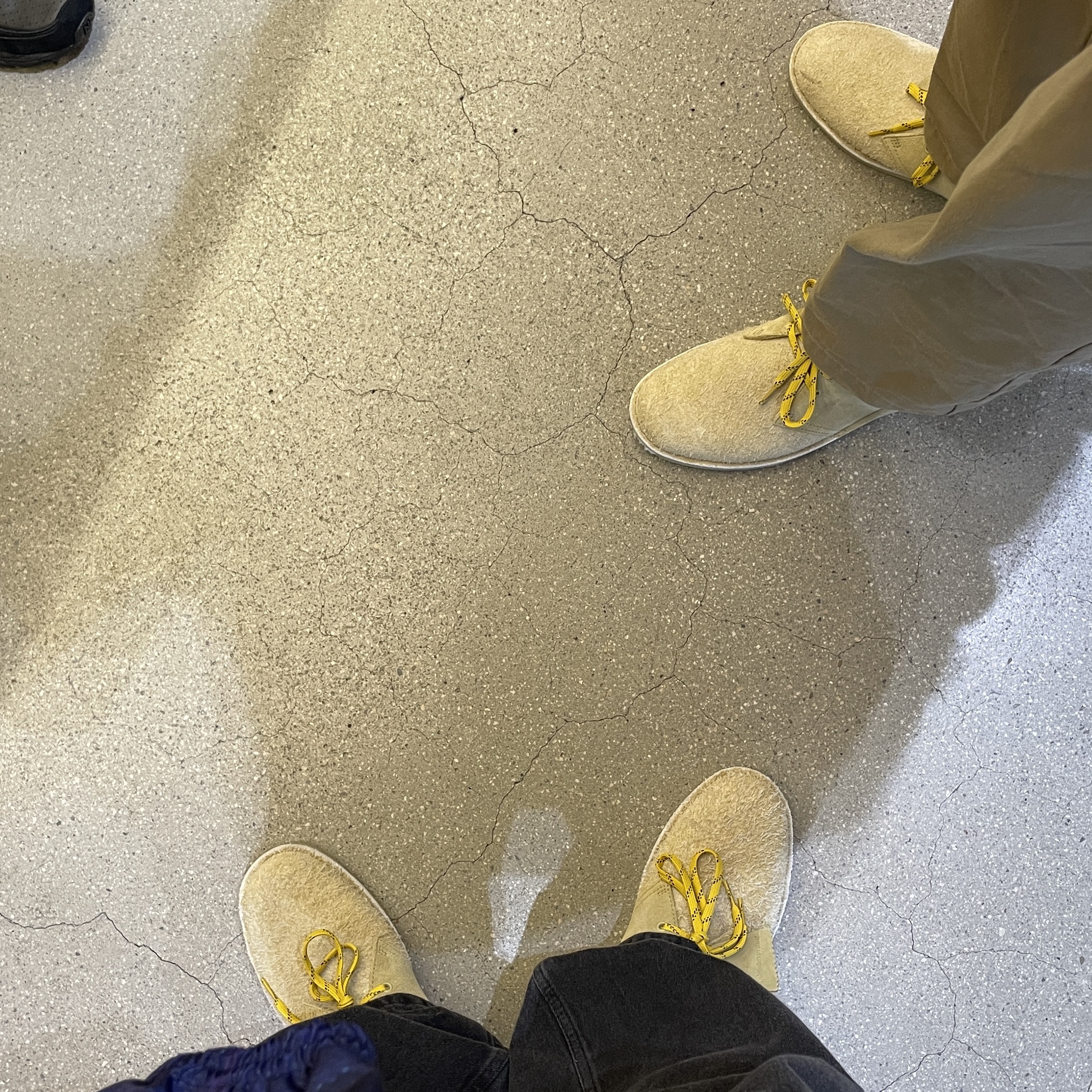 Clarks x Thisisneverthat Desert Boots Maple 착용 스타일 - 4