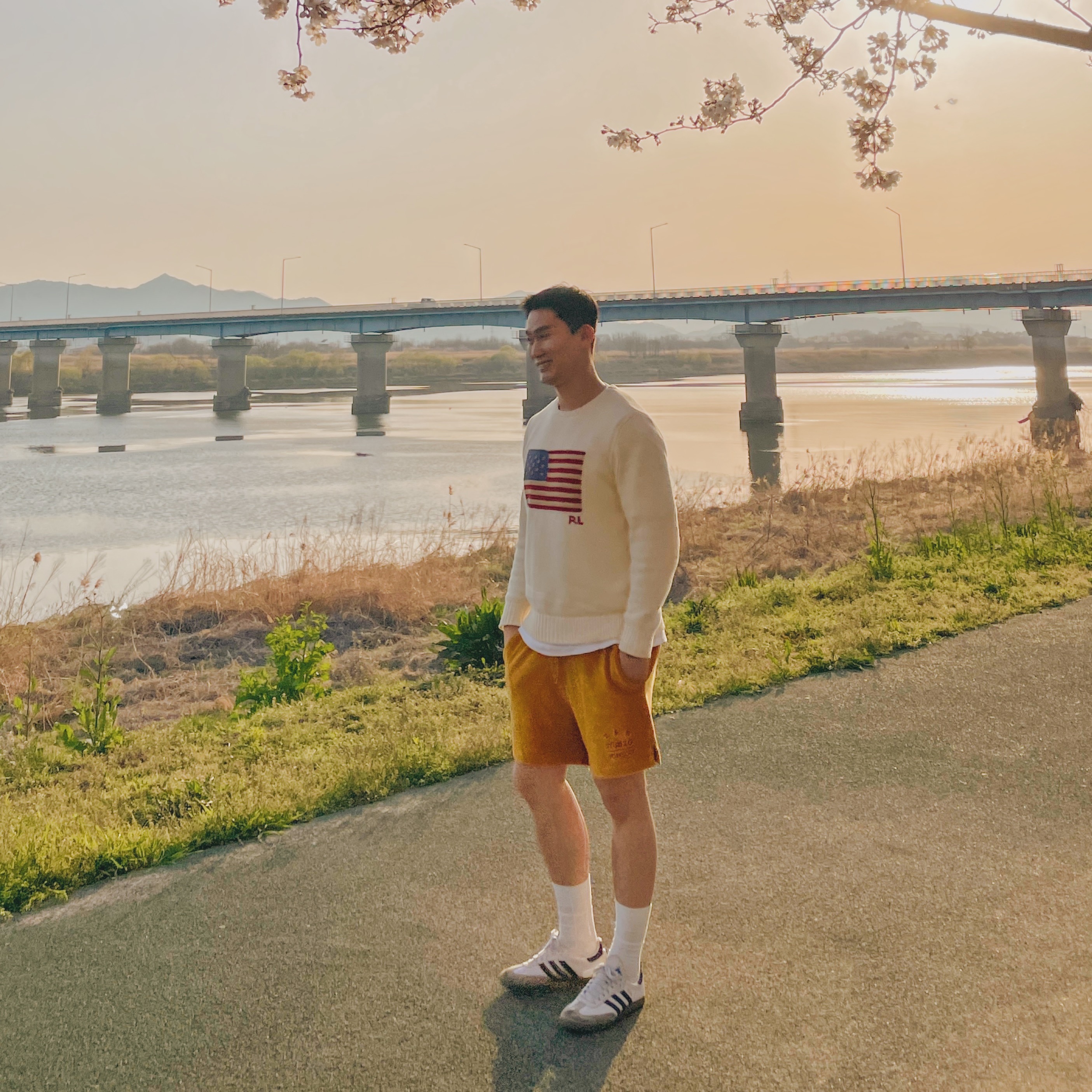 Adidas Samba Vegan White Black, IAB Studio Corduroy Shorts Mustard for Worksout 착용 스타일