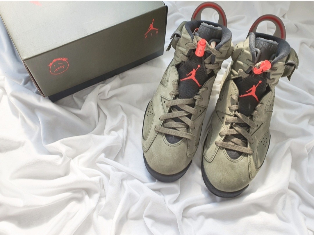 Jordan 6 x Travis Scott Retro Olive 착용 스타일