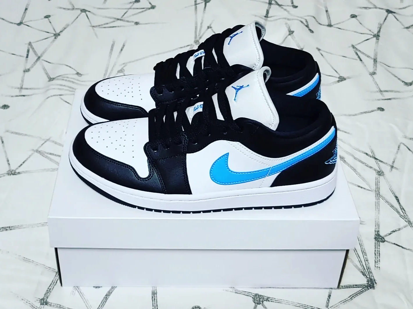 (W) Jordan 1 Low Black University Blue 착용 스타일 - 2