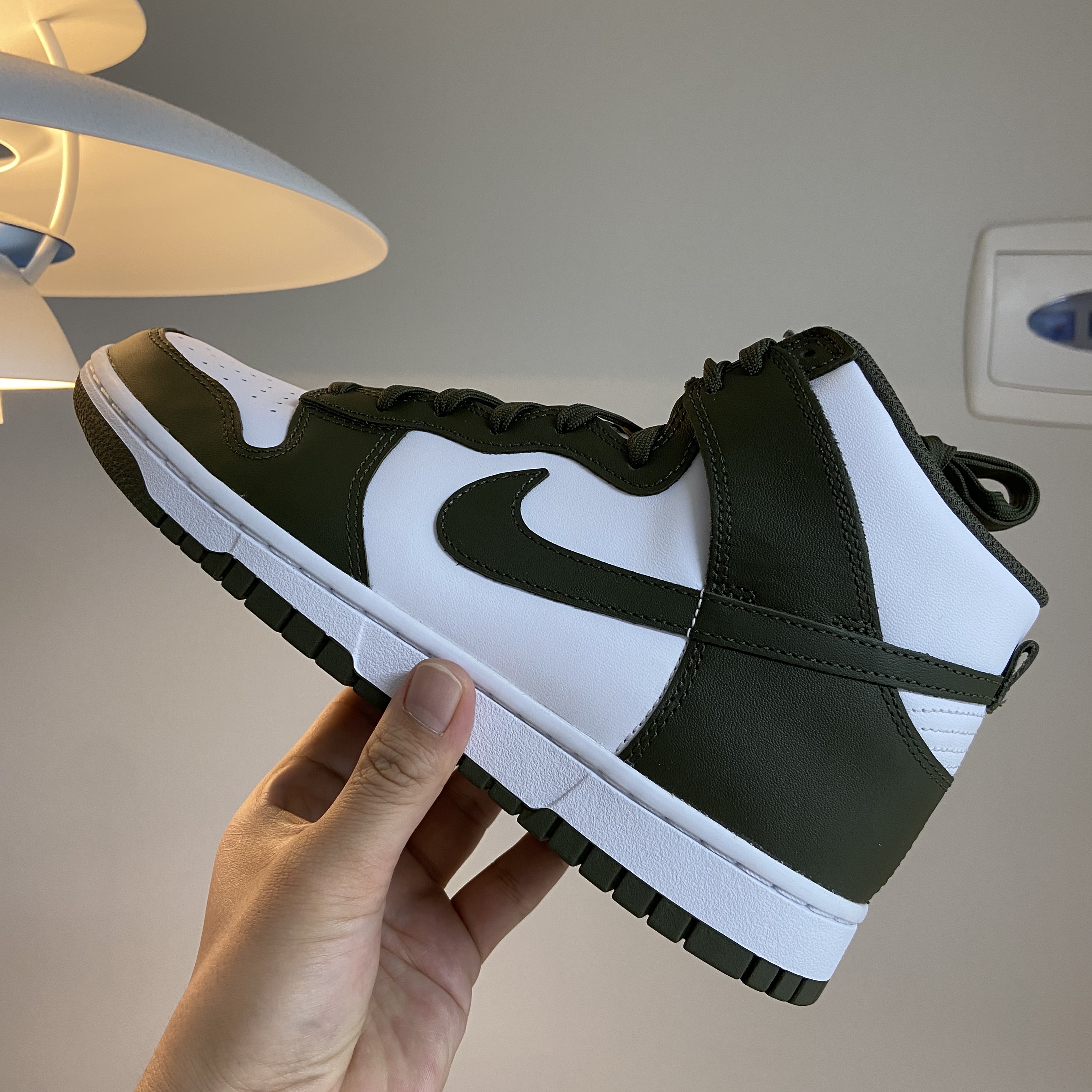 Nike Dunk High Retro Championship Khaki 착용 스타일 - 1
