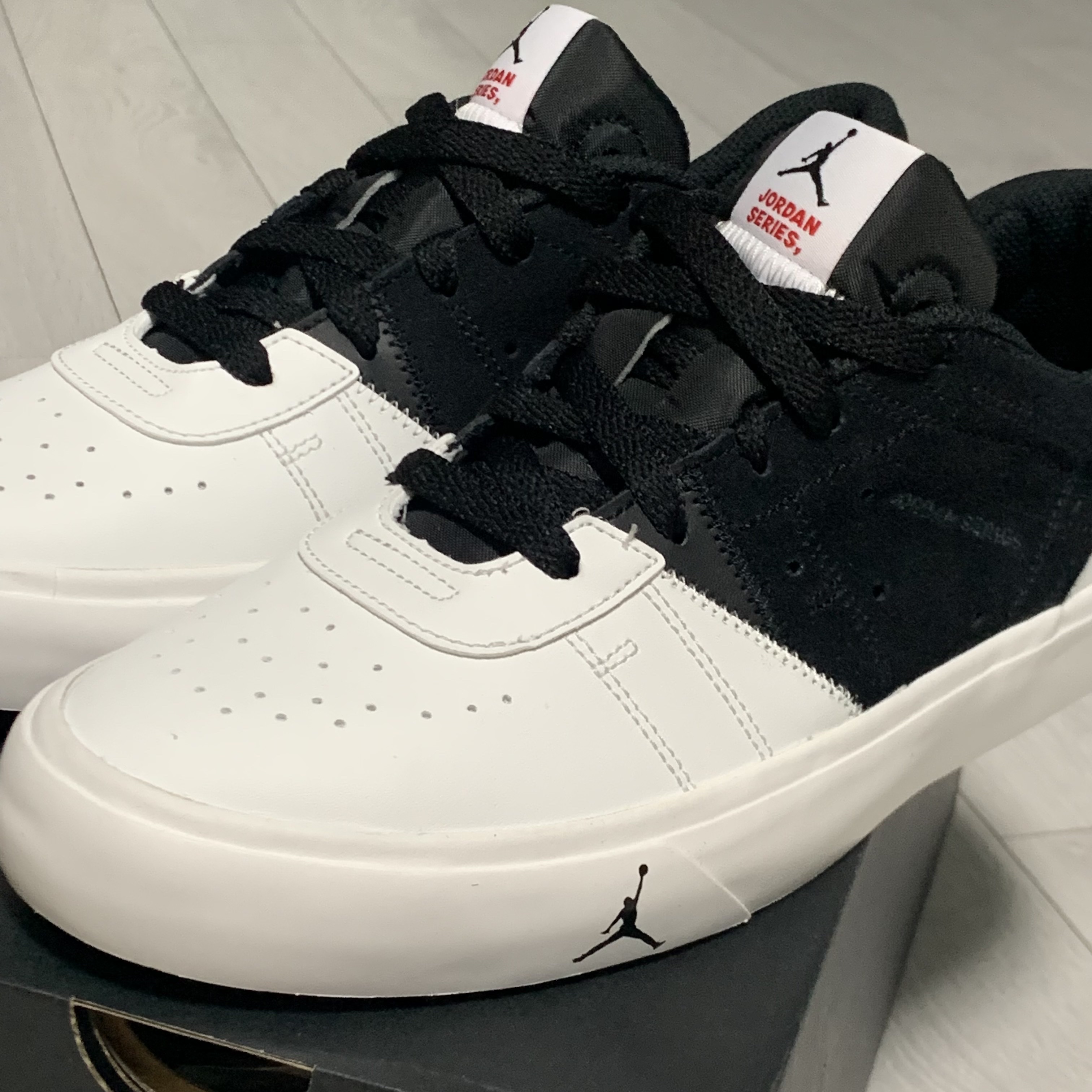 Jordan Series ES Black White 착용 스타일 - 5