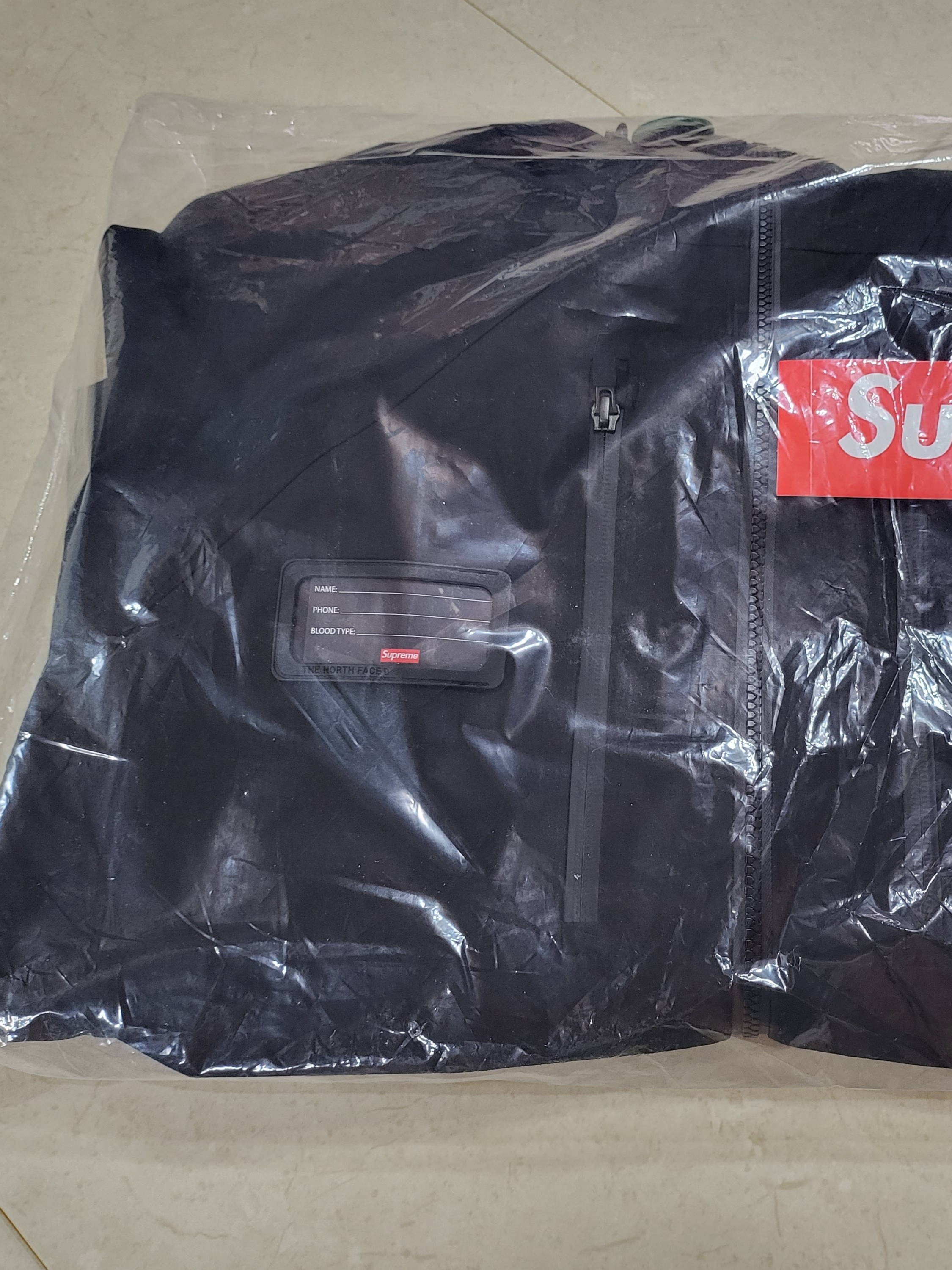 Supreme x The North Face Summit Series Rescue Mountain Pro Jacket Black - 22SS 착용 스타일