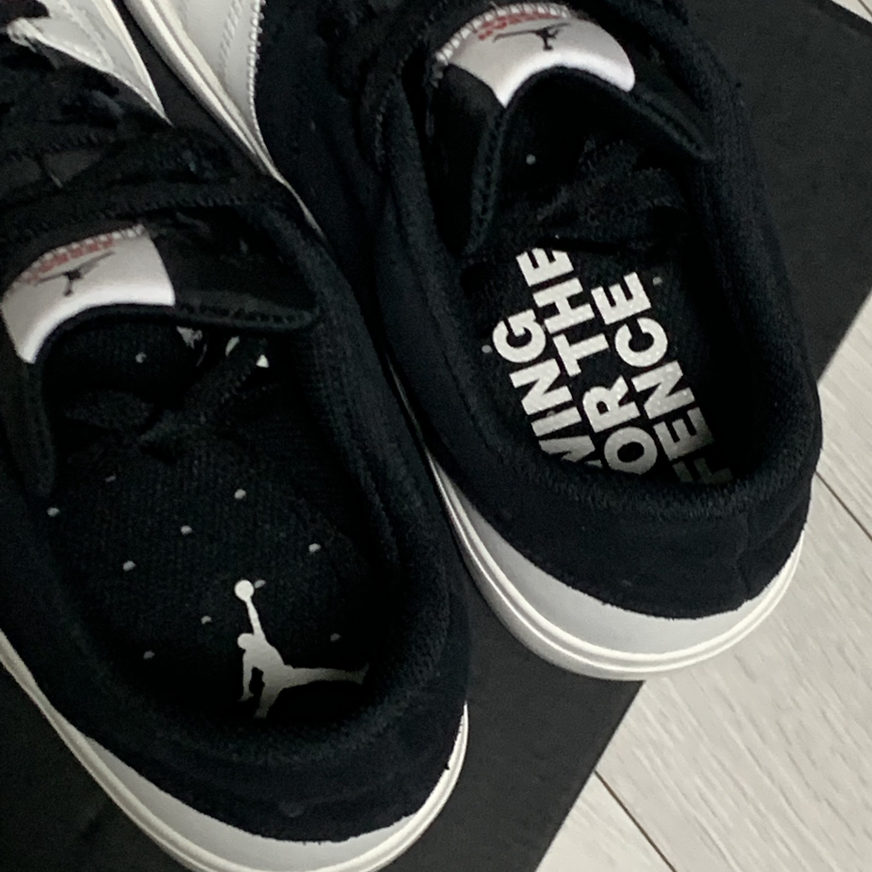 Jordan Series ES Black White 착용 스타일 - 4