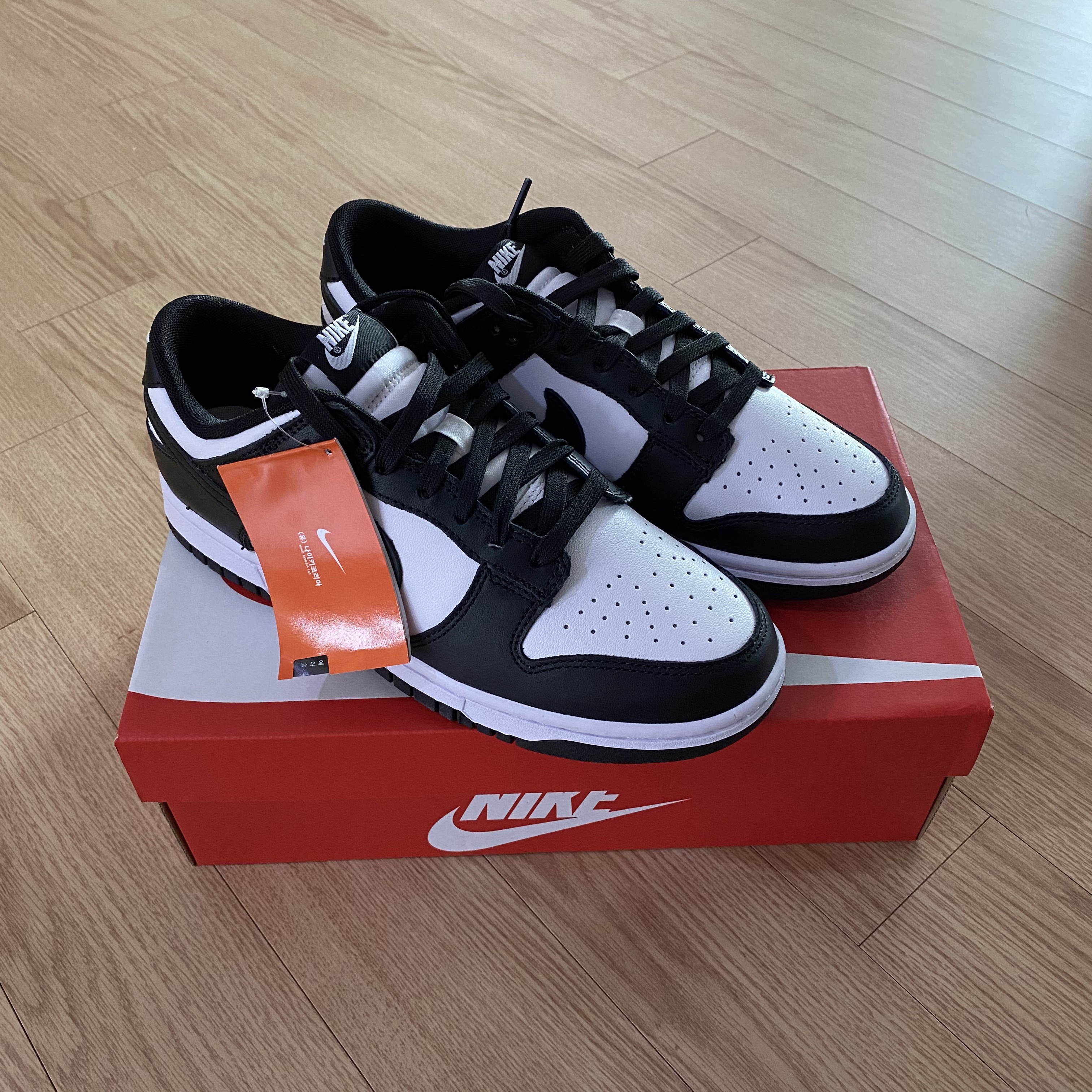 Nike Dunk Low Retro Black 착용 스타일