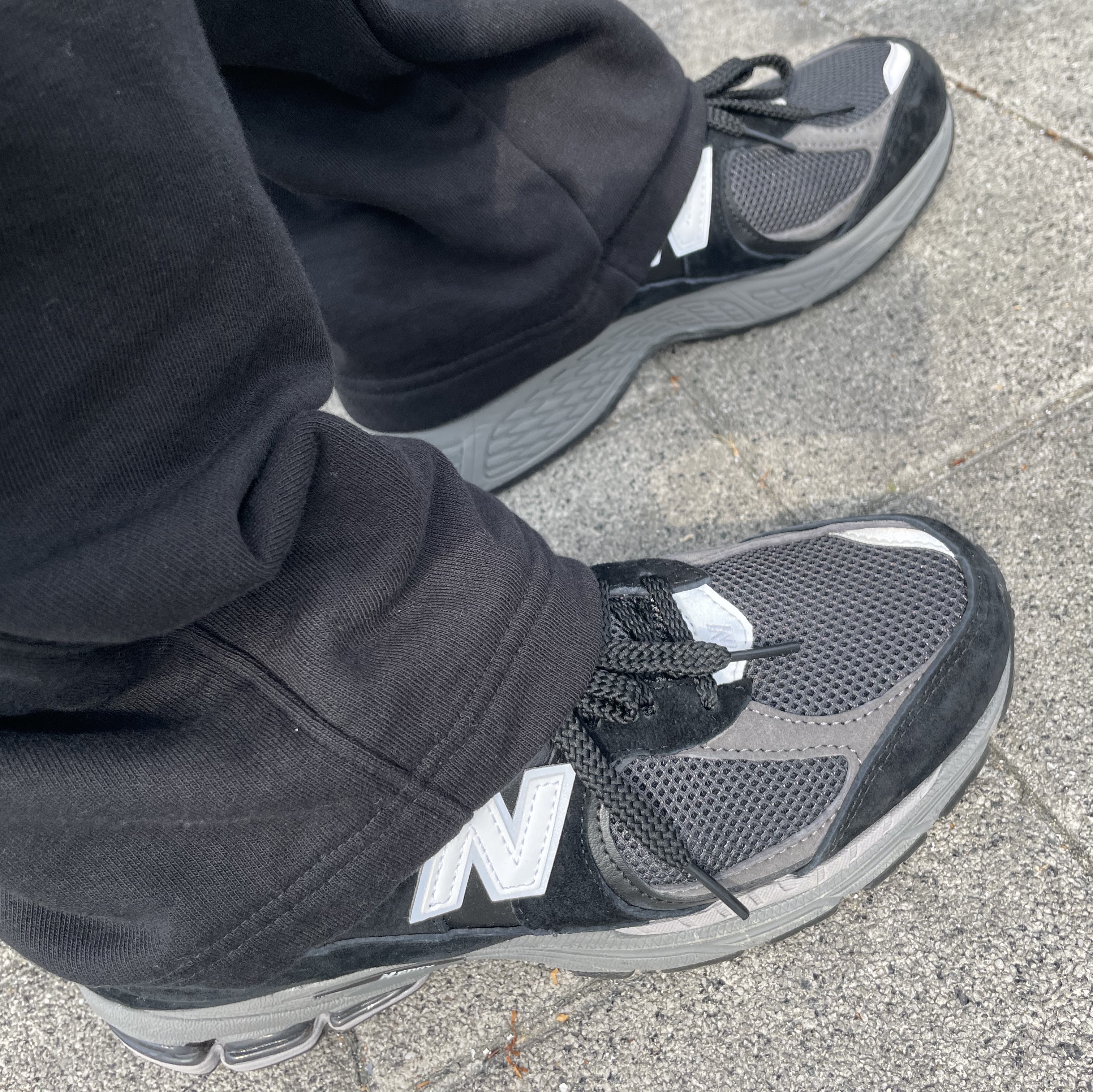 New Balance 2002R Black Dark Grey - JD Sports Exclusive 착용 스타일 - 1