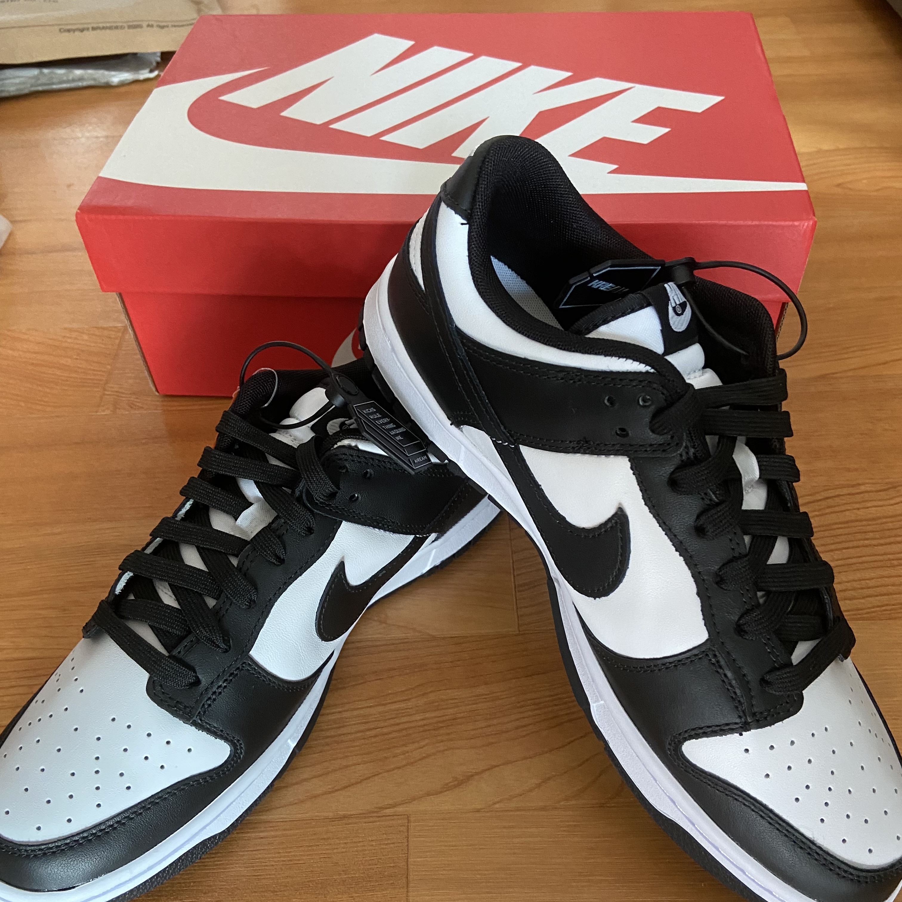 Nike Dunk Low Retro Black 착용 스타일