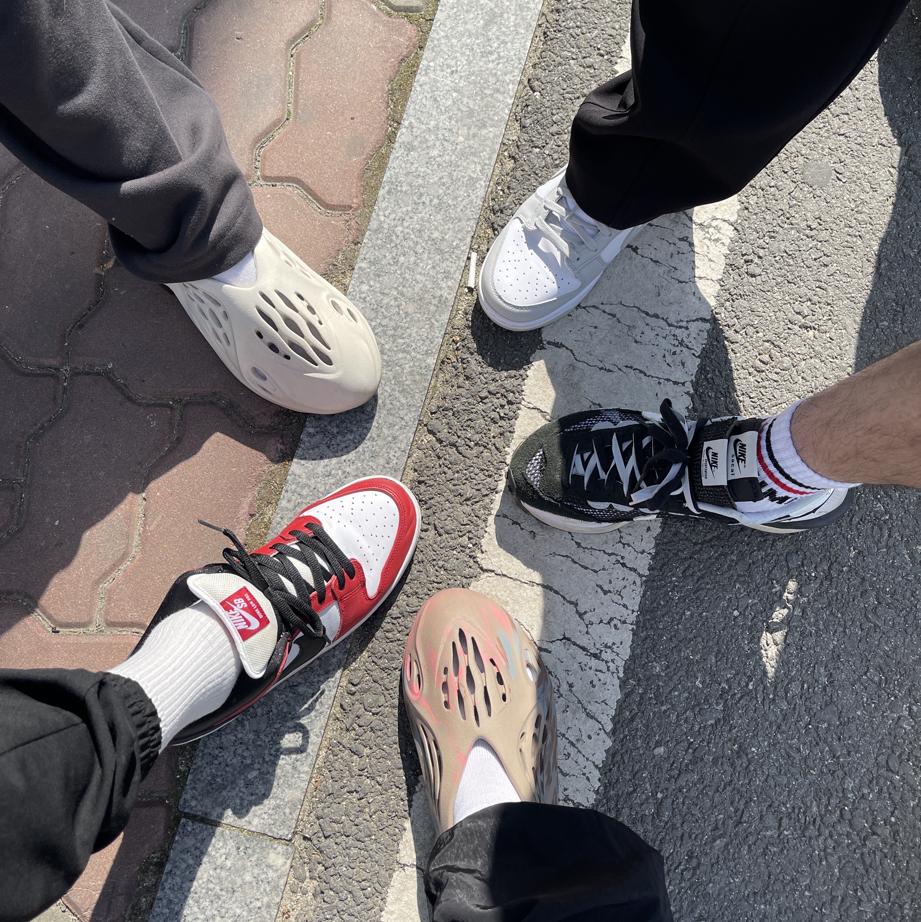 Adidas Yeezy Foam RNNR Sand, Adidas Yeezy Foam RNNR MX Sand Grey 착용 스타일