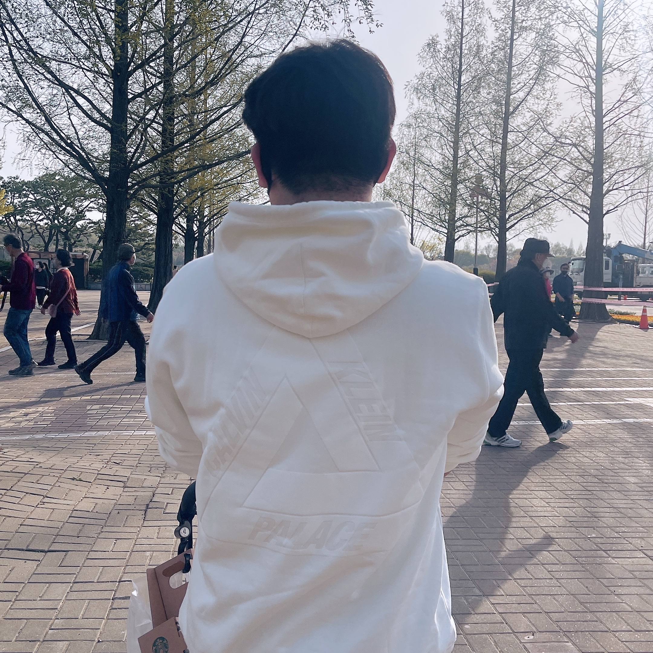 Palace x CK1 Tri-Ferg Hood White - 22SS, Jordan 1 Retro High OG Defiant SB LA to Chicago 착용 스타일 - 1