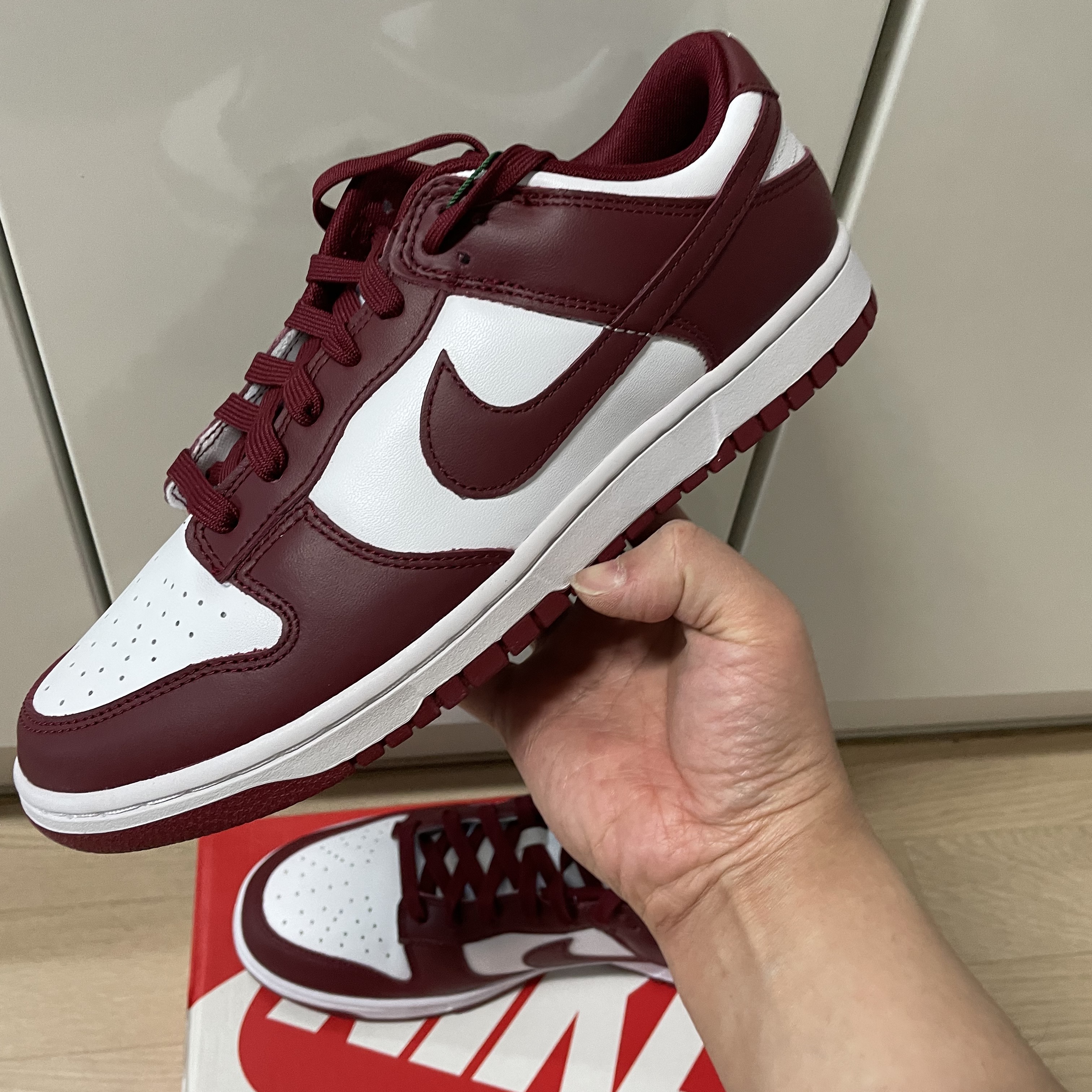 Nike Dunk Low Retro Team Red 착용 스타일 - 1