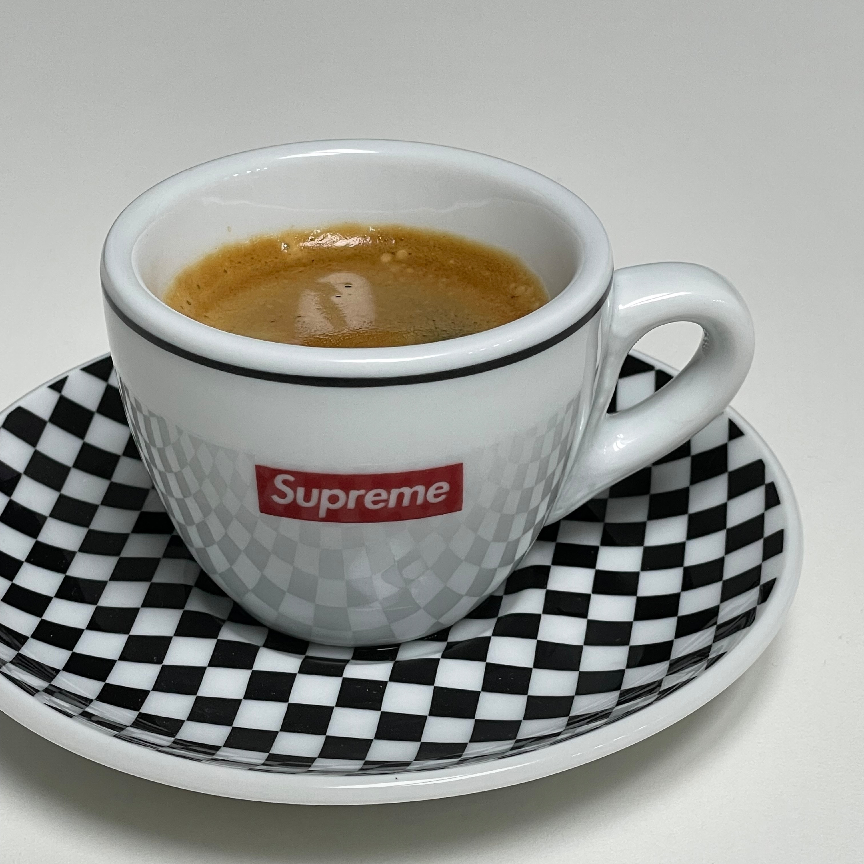 Supreme x IPA Porcellane Aosta Espresso Set Black (Set of 2) 착용 스타일