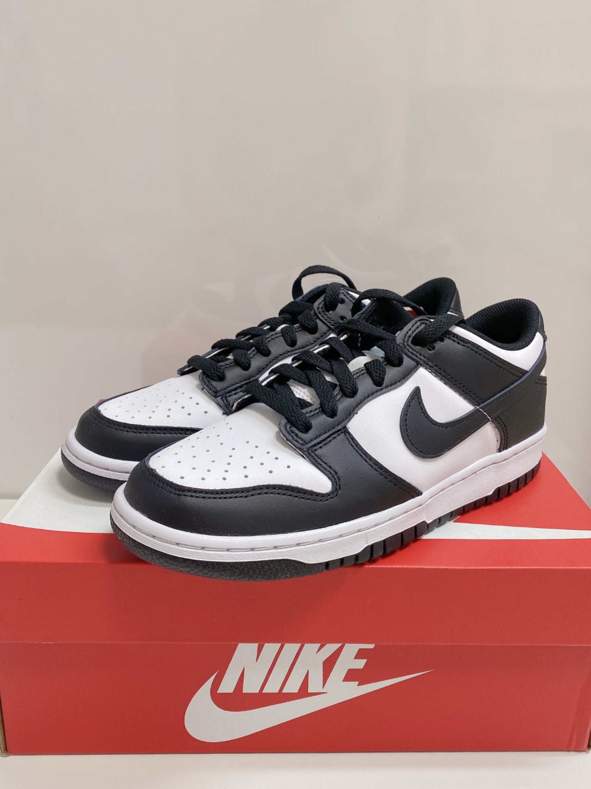 (GS) Nike Dunk Low Black 착용 스타일