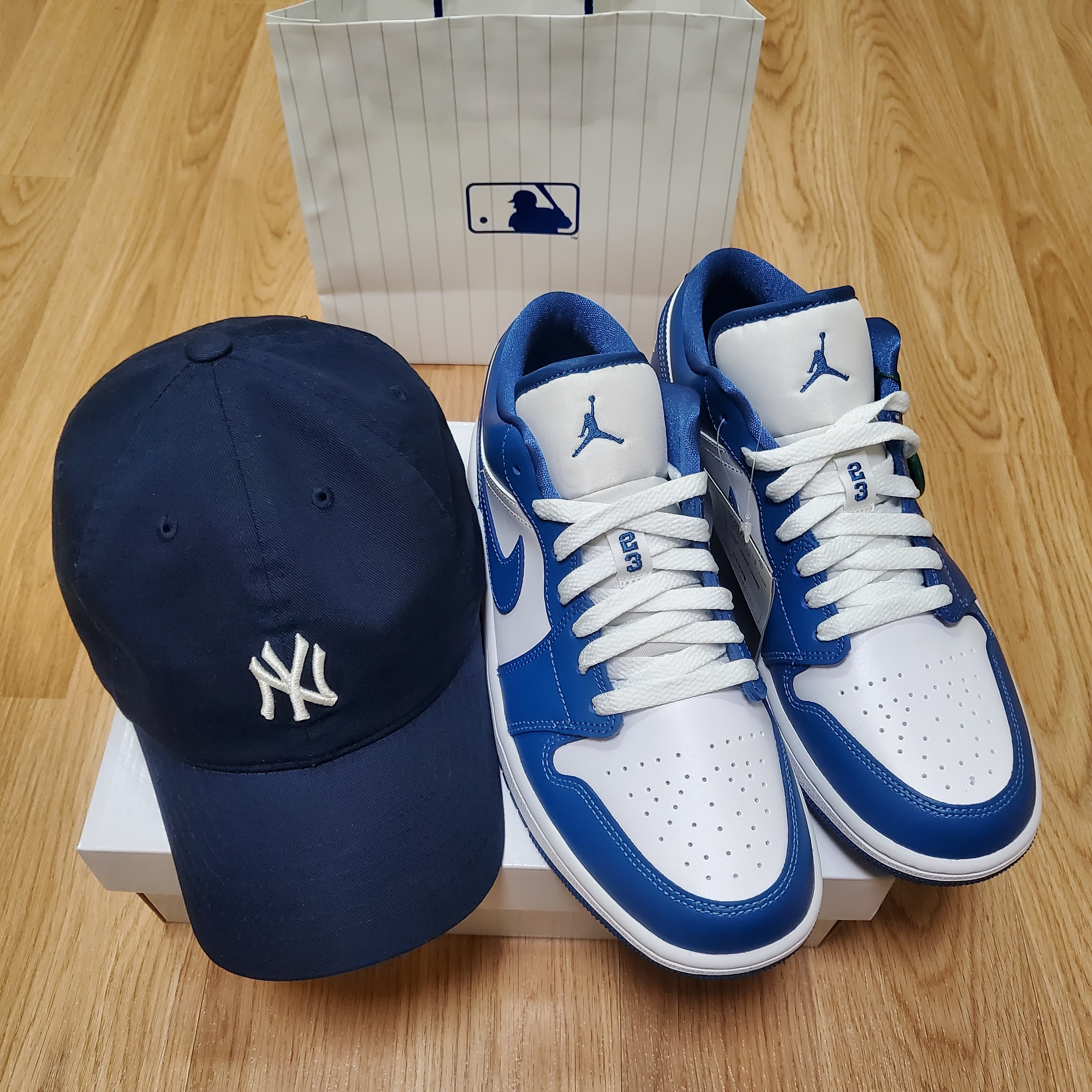 (W) Jordan 1 Low White Dark Marina Blue 착용 스타일