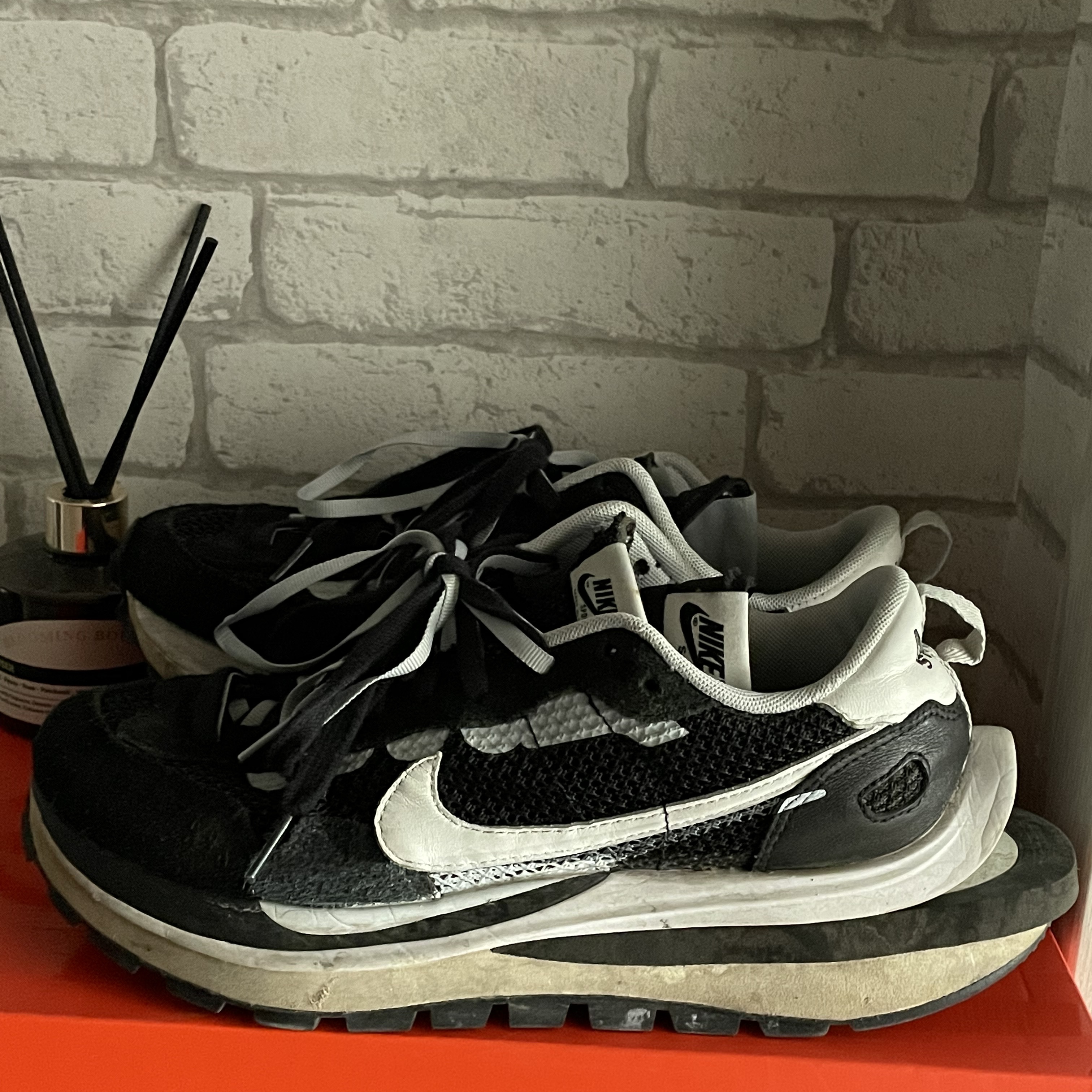 Nike x Sacai VaporWaffle Black White, Nike x Sacai VaporWaffle Black and Gum 착용 스타일 - 1